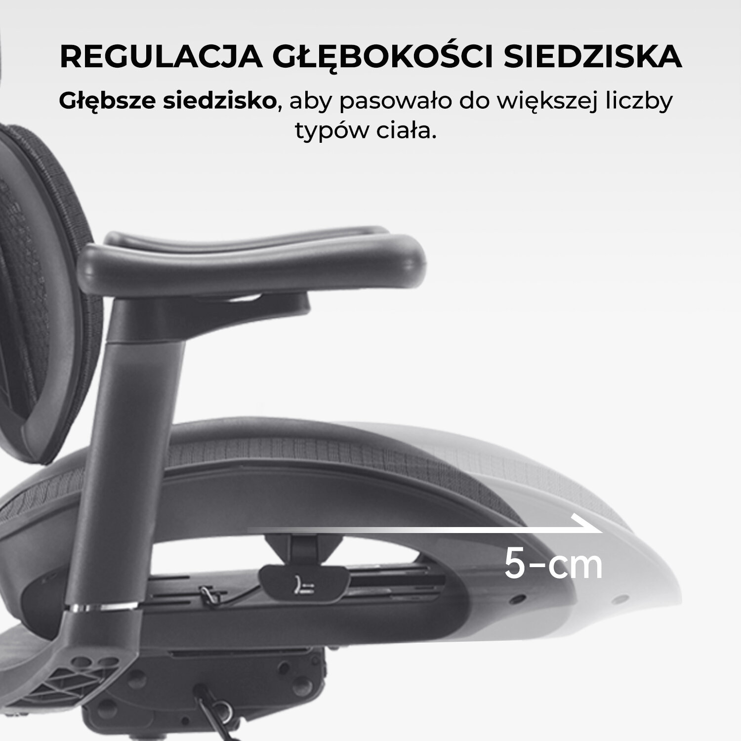 Obraz przedstawia fragment fotela biurowego z podłokietnikiem i mechanizmem regulacji głębokości siedziska. Na górze widoczny jest tekst: \'REGULACJA GŁĘBOKOŚCI SIEDZISKA Głębsze siedzisko, aby pasowało do większej liczby typów ciała.\'