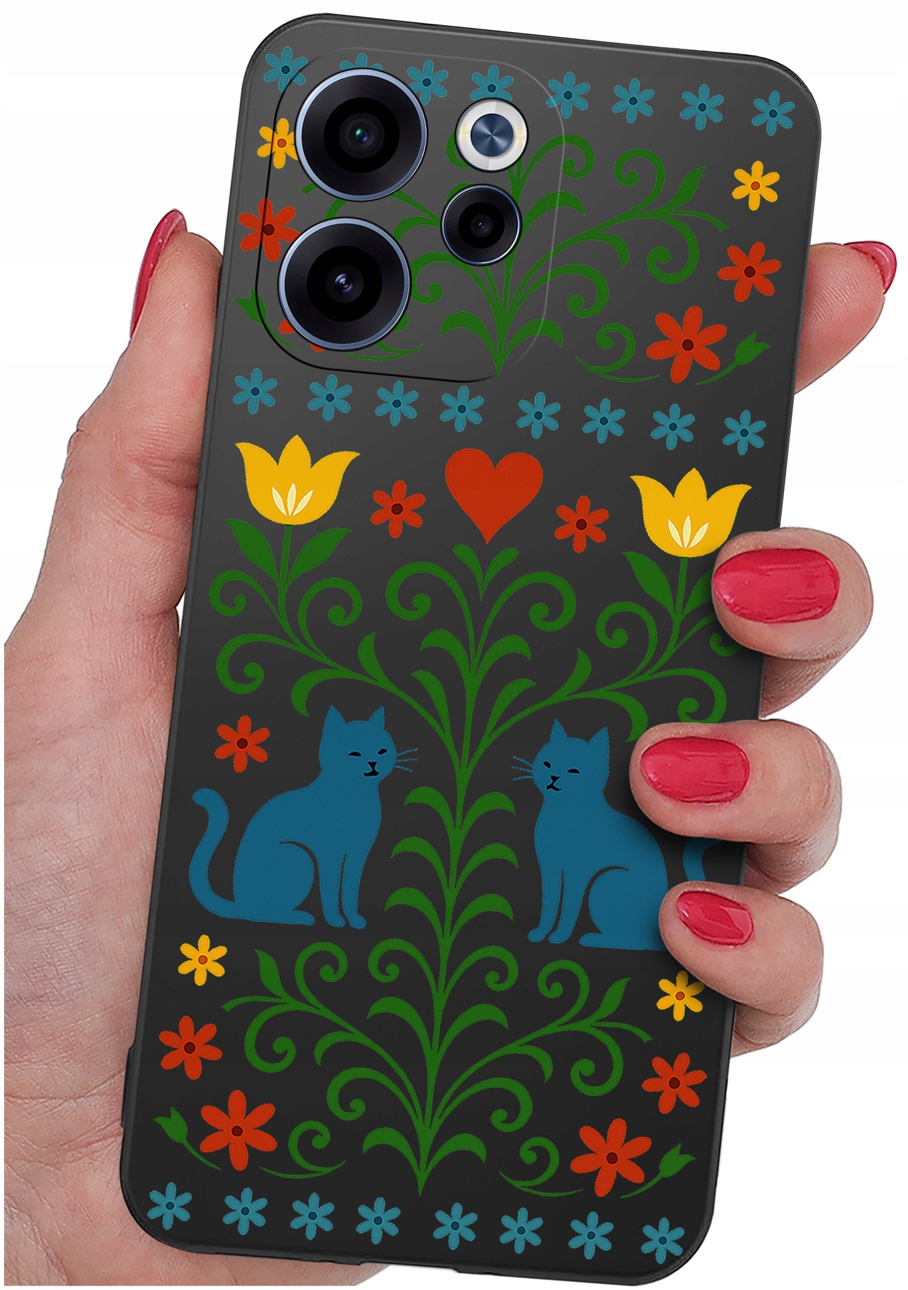Etui na telefon z kolorowym wzorem przedstawiającym kwiaty, serce i dwa niebieskie koty. Etui jest trzymane w dłoni z pomalowanymi na czerwono paznokciami.