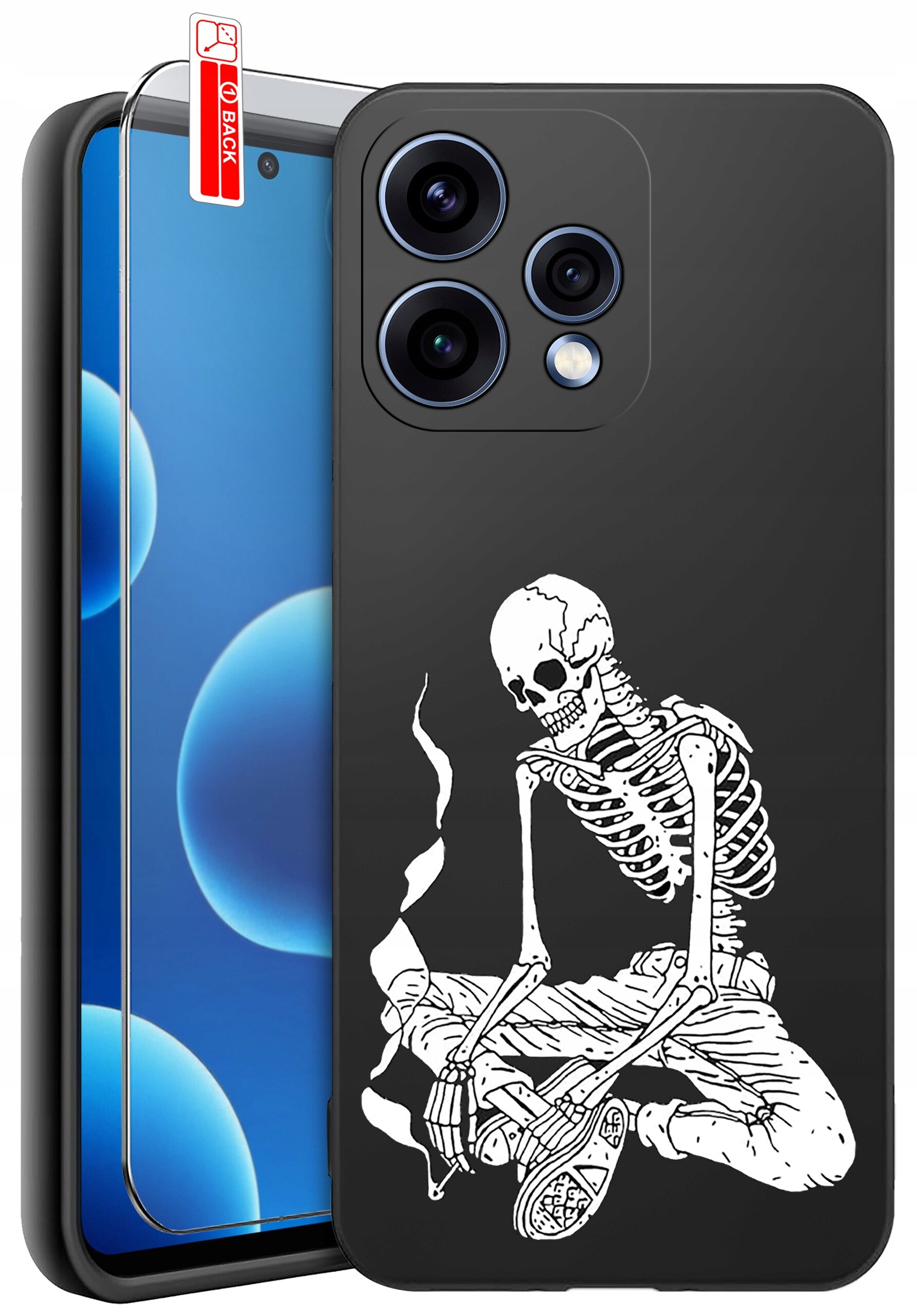 Na obrazie widoczne jest czarne etui na telefon z nadrukiem białego szkieletu siedzącego w pozycji z nogami skrzyżowanymi. Obok etui znajduje się szkło ochronne z oznaczeniem \'BACK\'.