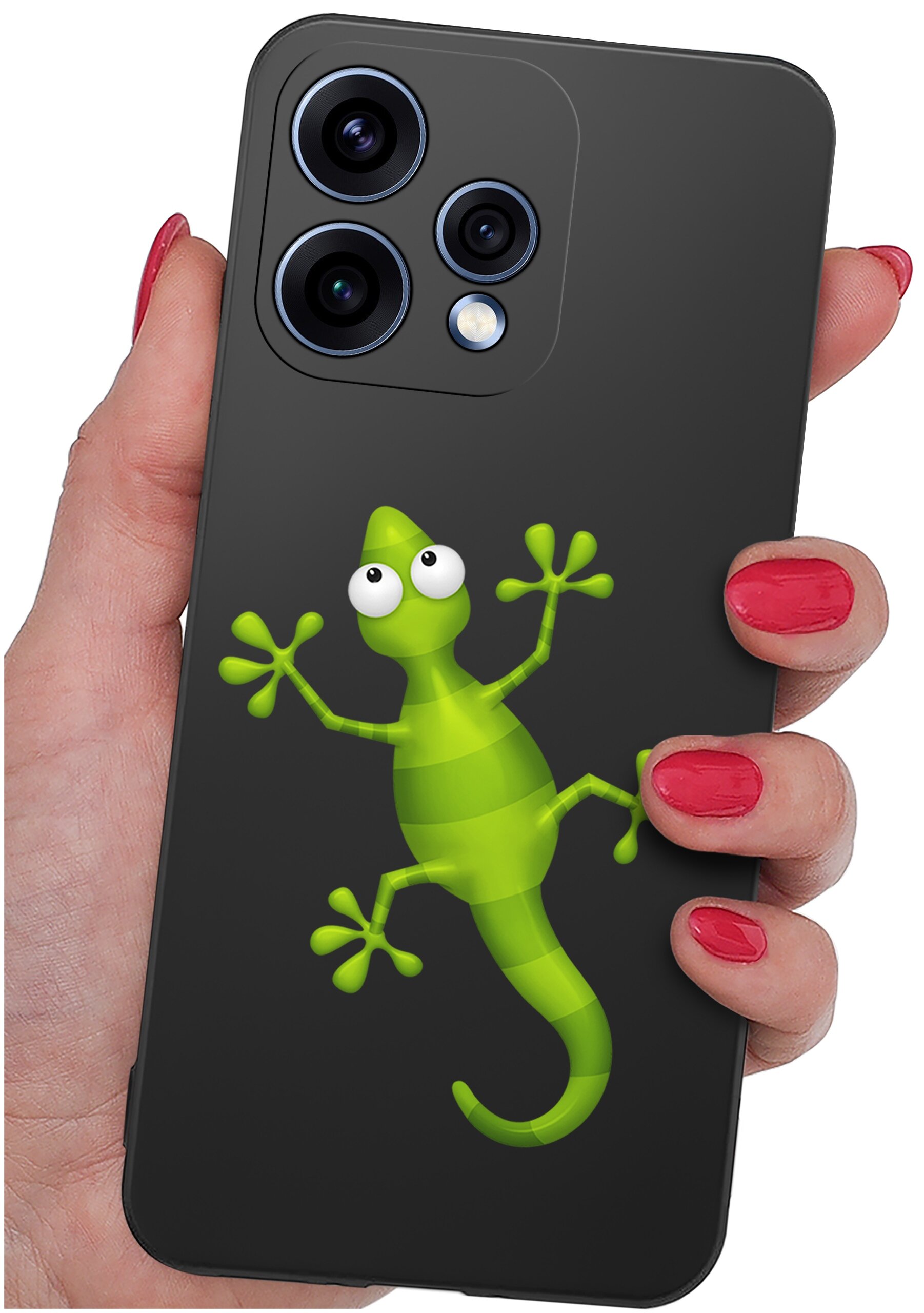 Czarna obudowa telefonu z zielonym rysunkiem jaszczurki, trzymana w dłoni z czerwonymi paznokciami. Widoczne są trzy obiektywy aparatu i lampa błyskowa.