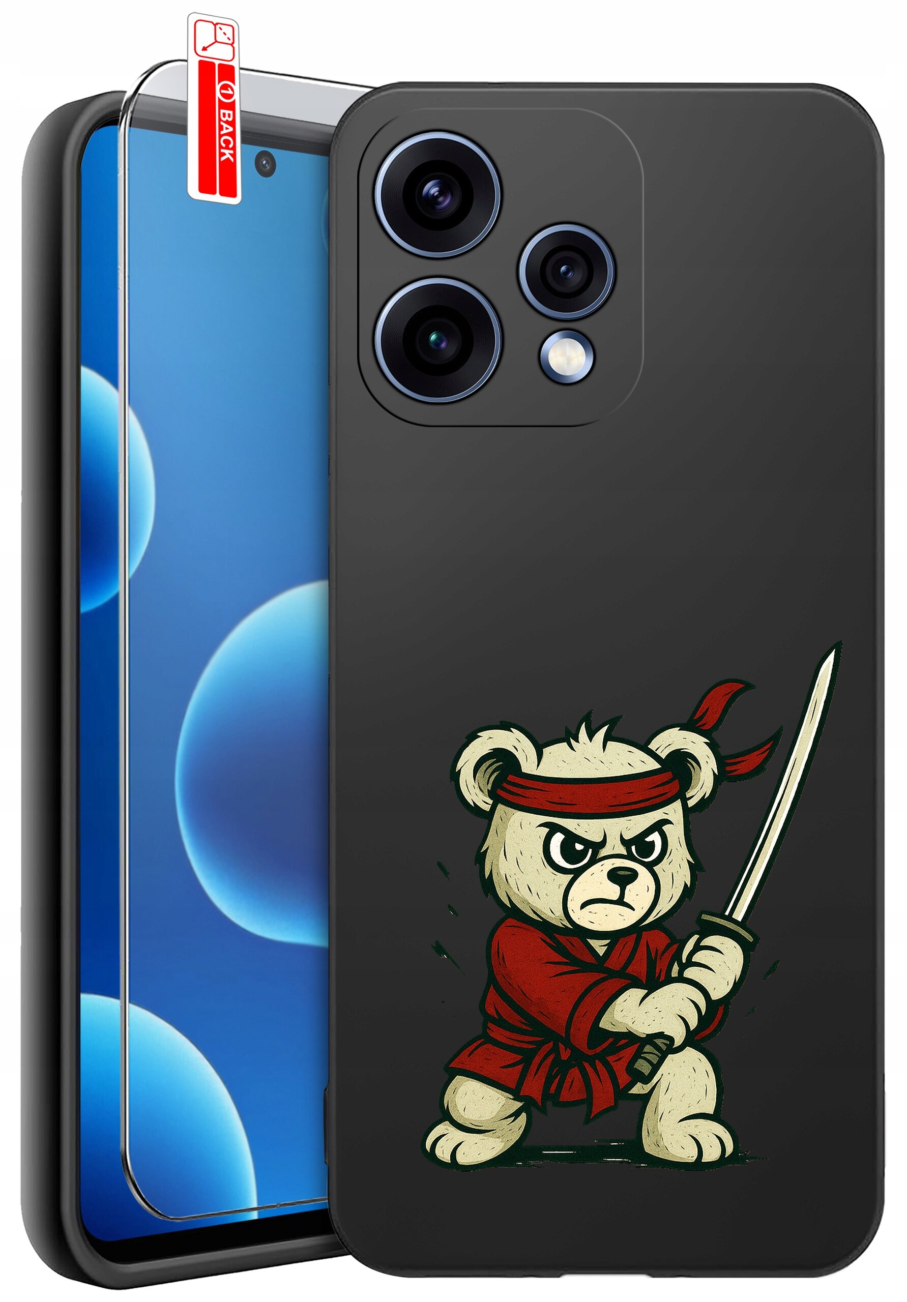 Czarne etui na telefon z nadrukiem misia w czerwonym stroju i opasce, trzymającego miecz. Obok etui znajduje się szkło ochronne z napisem \'BACK\'.