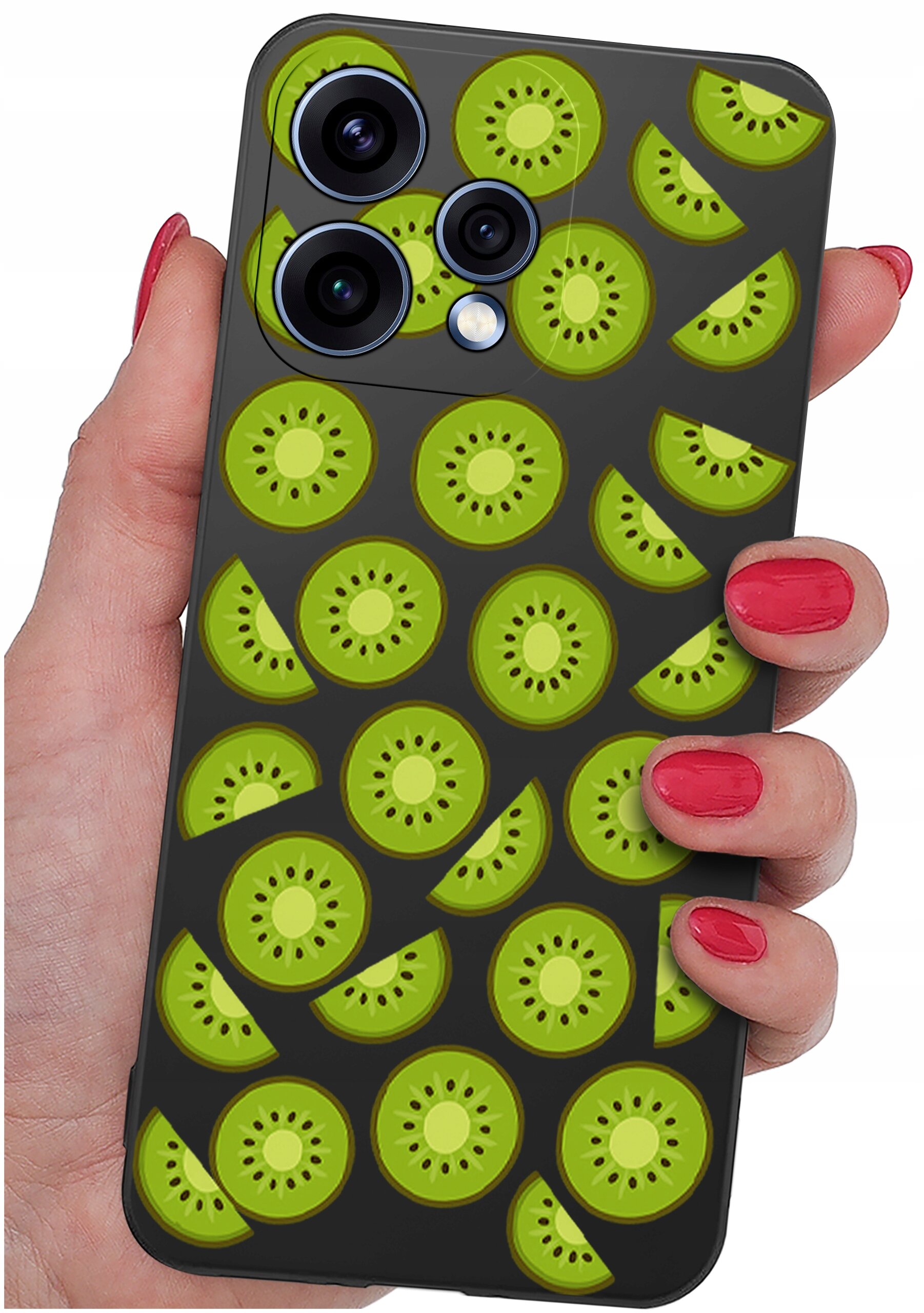 Etui na telefon z wzorem zielonych plasterków kiwi, trzymane w dłoni z pomalowanymi na czerwono paznokciami.