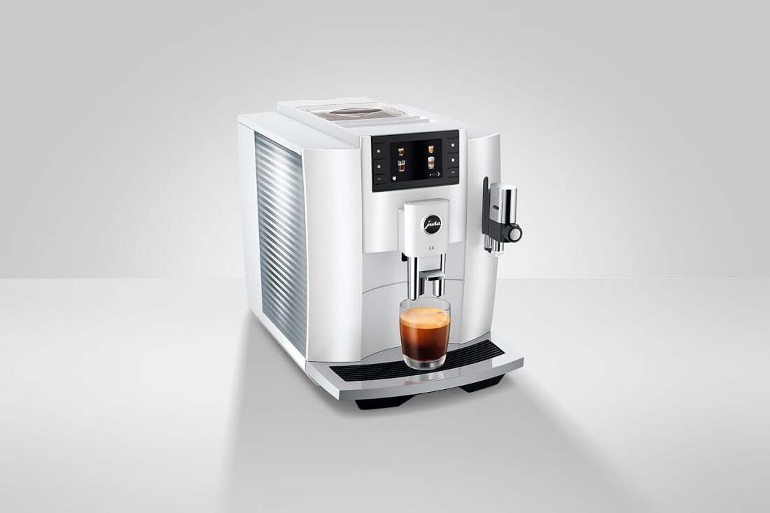 Ekspres JURA E8 Piano White (ED 2025) Poranek bez pośpiechu funkcja Coffee Timer uruchamia się automatycznie kawa napój