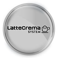 Okrągły, srebrny przycisk z napisem \'LatteCrema System\' oraz ikoną filiżanki.