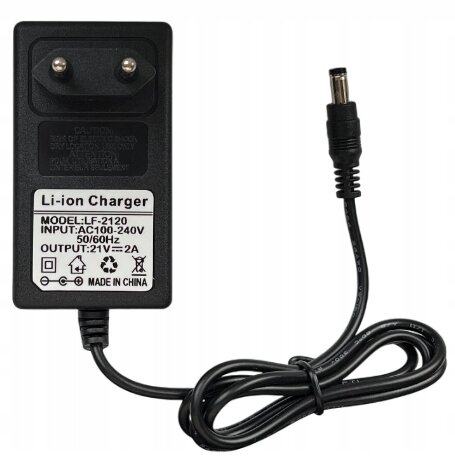 Na obrazie widoczny jest czarny zasilacz z etykietą zawierającą tekst: \'Li-ion Charger MODEL: LF-2120 INPUT: AC100-240V 50/60Hz OUTPUT: 21V 2A MADE IN CHINA\'. Zasilacz ma wtyk DC 5,5x2,5 mm i czarny kabel.