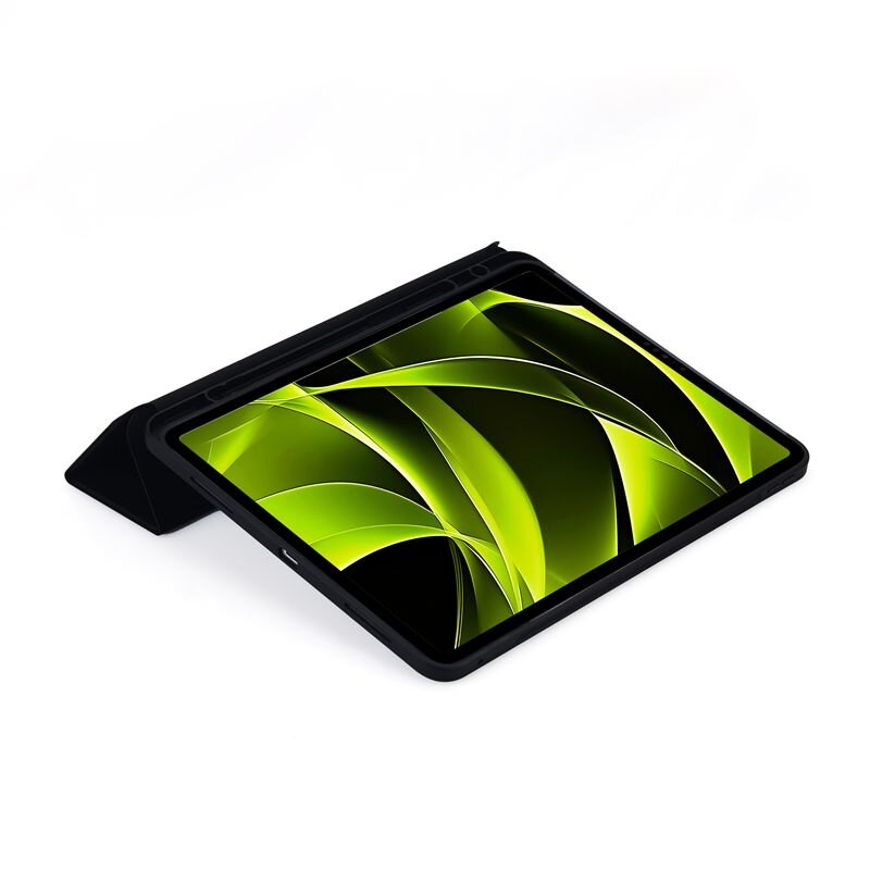 Czarny futerał na tablet z wyświetlaczem pokazującym zielono-czarne wzory. Futerał jest ustawiony w pozycji stojącej.