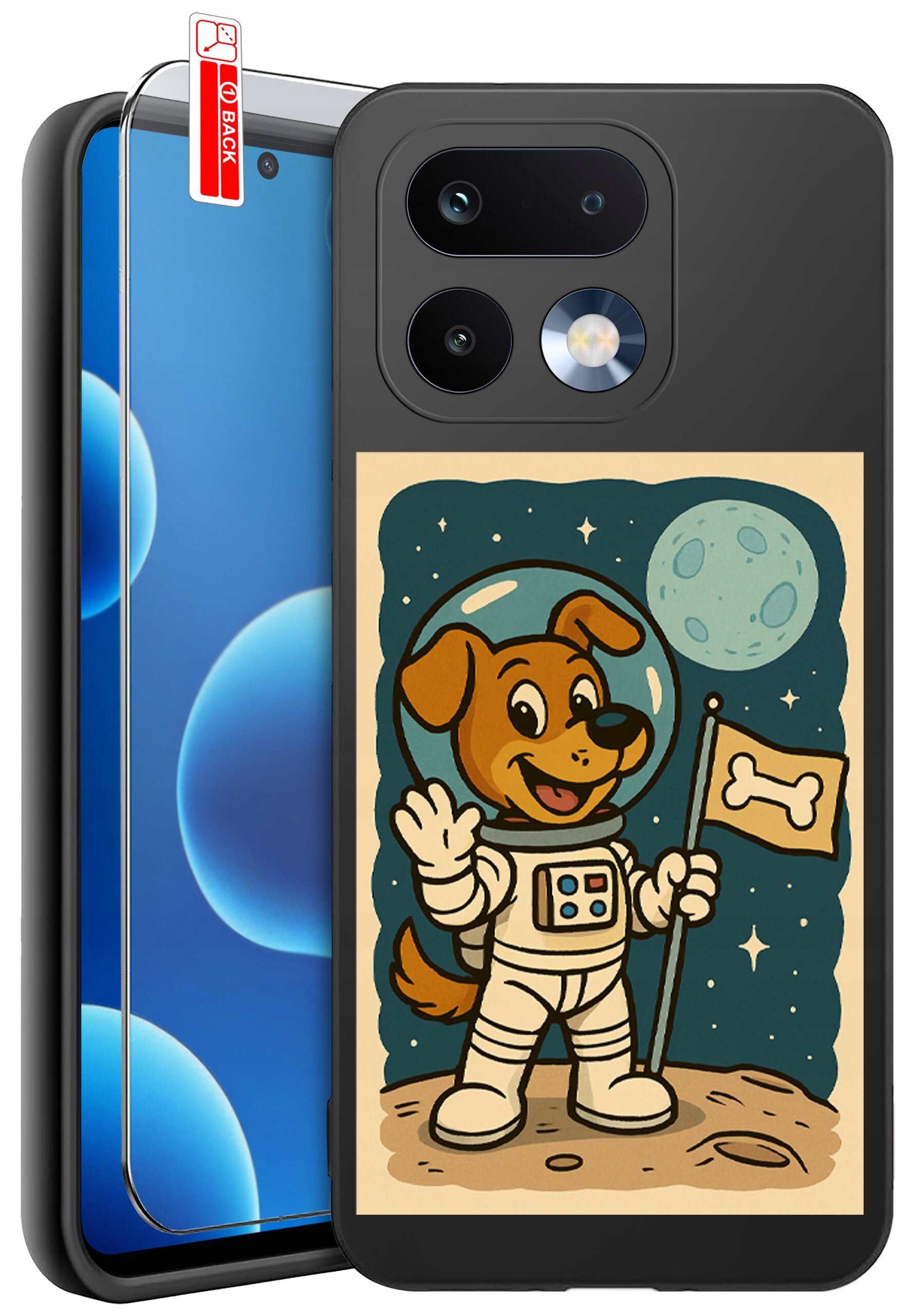 Etui na telefon z grafiką psa w skafandrze kosmicznym trzymającego flagę z kością, na tle księżyca i gwiazd. Obok etui znajduje się szkło ochronne z oznaczeniem \'BACK\'.