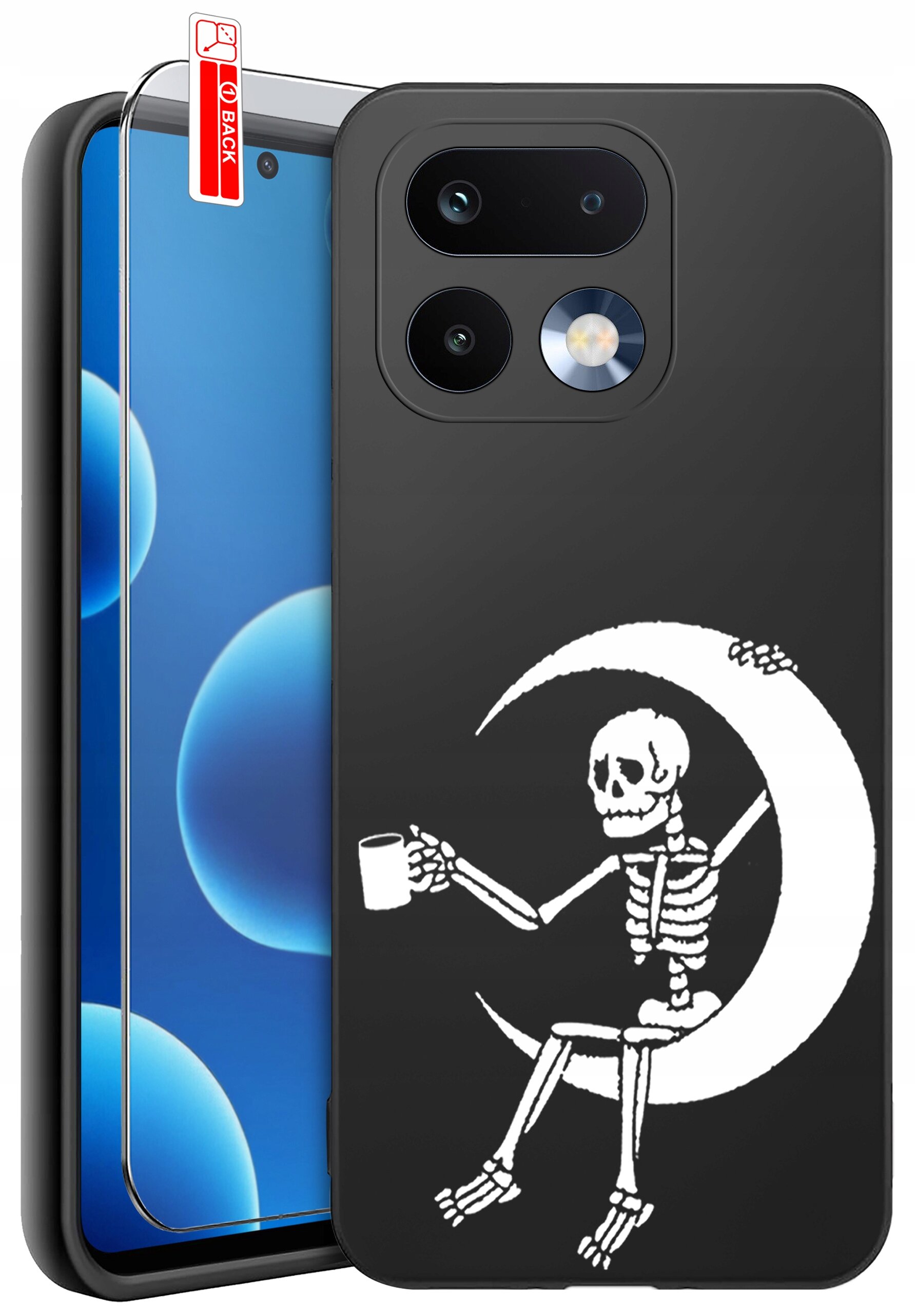 Czarne etui na telefon z nadrukiem białego szkieletu siedzącego na księżycu, trzymającego kubek. Obok znajduje się szkło ochronne z oznaczeniem \'BACK\'.