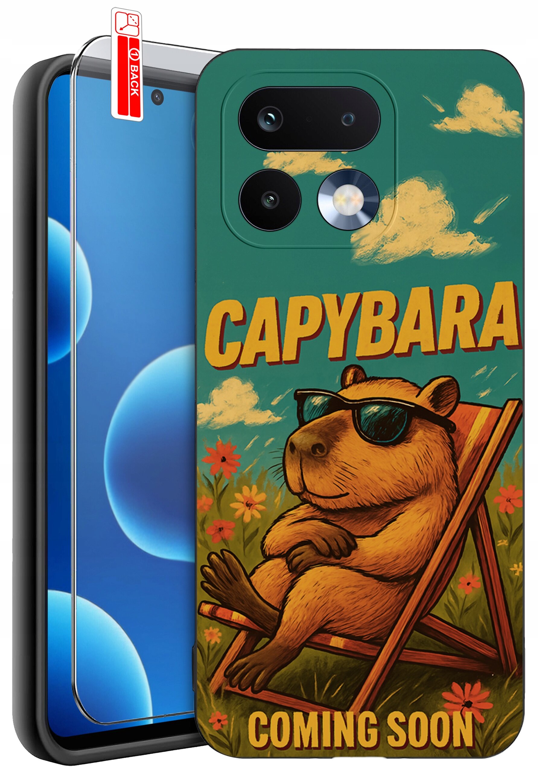 Etui na telefon z grafiką kapibary w okularach przeciwsłonecznych siedzącej na leżaku, z napisem \'CAPYBARA COMING SOON\'. Obok etui znajduje się szkło ochronne z oznaczeniem \'BACK\'.