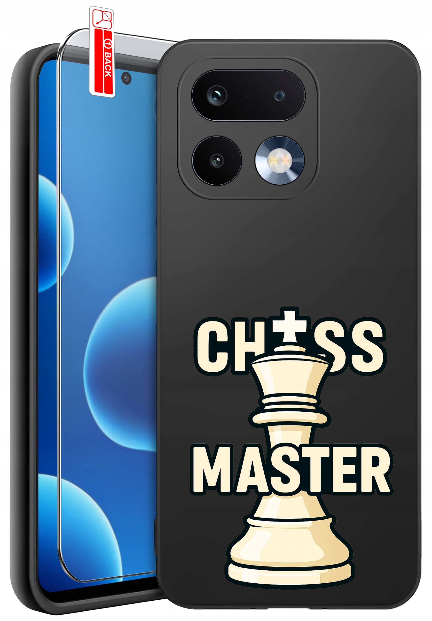 Na obrazie widoczne jest czarne etui na telefon z napisem \'CHESS MASTER\' oraz grafiką przedstawiającą figurę szachową. Obok etui znajduje się szkło ochronne z oznaczeniem \'BACK\'.
