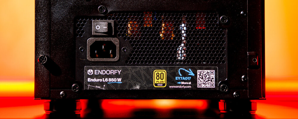 Zasilacz ENDORFY Enduro L6 850 W, tył zasilacza.