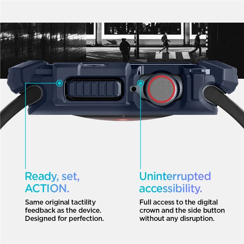 Obraz przedstawia niebieską obudowę ochronną na zegarek z widocznymi przyciskami i pokrętłem. Tekst na obrazie: \'Ready, set, ACTION. Same original tactility feedback as the device. Designed for perfection.\' oraz \'Uninterrupted accessibility. Full access to the digital crown and the side button without any disruption.\'