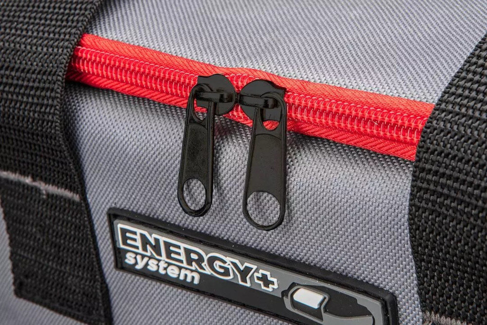 Torba narzędziowa GRAPHITE Energy + 58G015 zbliżenie na zamek praktyczny układ kieszeni i przegródek duży komfort oszczędność energii trwały zamek solidne wykonanie odporność torby na codzienne obciążenia