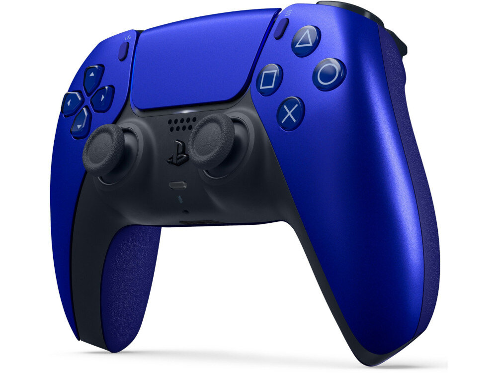 Kontroler do gier w kolorze kobaltowego błękitu z czarnymi elementami, posiada dwa analogowe drążki, przyciski funkcyjne oraz logo PlayStation. Widoczne są także przyciski z symbolami trójkąta, kółka, krzyżyka i kwadratu.
