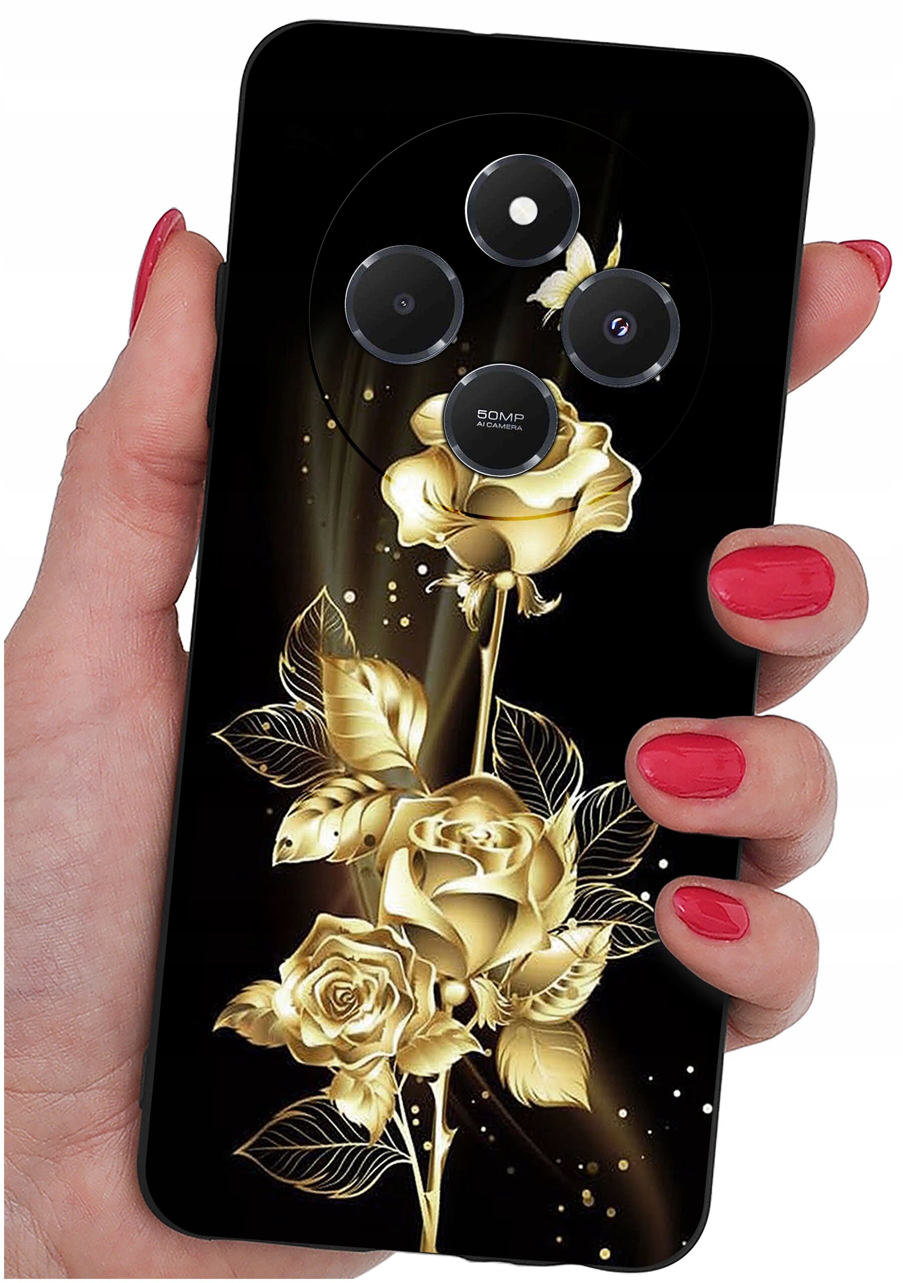 Osoba trzyma telefon z etui ozdobionym złotymi różami na czarnym tle. Widoczne są trzy obiektywy aparatu oraz napis \'50MP AI Camera\'.