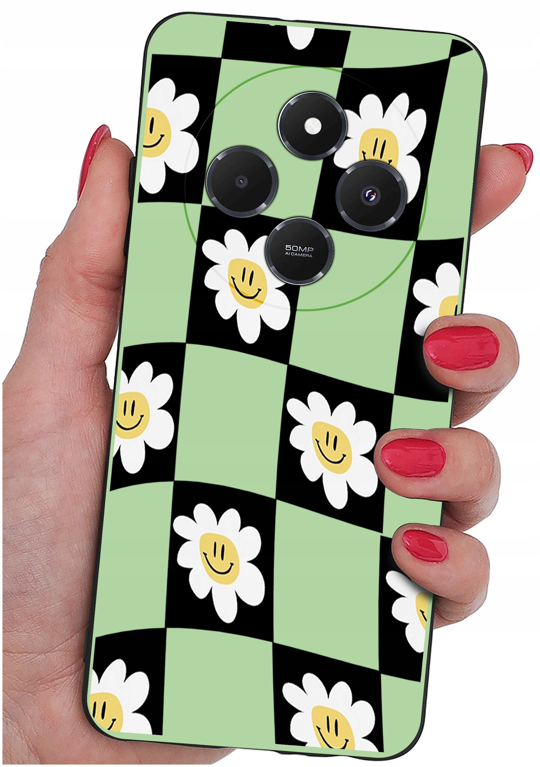 Etui na telefon z wzorem w czarno-zieloną szachownicę z białymi kwiatami o żółtych środkach. Na etui widoczne są trzy obiektywy aparatu oraz napis \'50MP AI Camera\'.