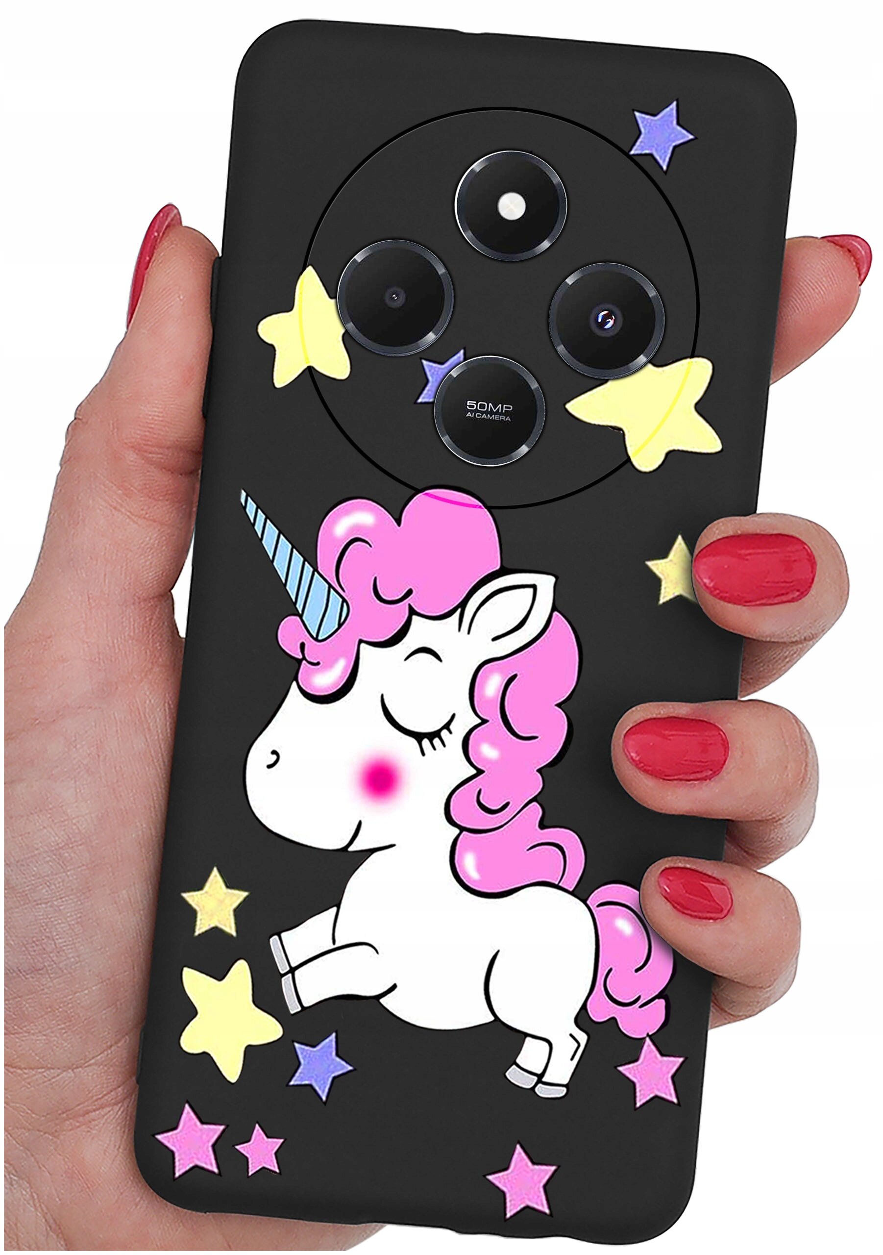 Czarne etui na telefon z kolorowym wzorem jednorożca i gwiazdek. Widoczny napis: \'50MP AI Camera\'.