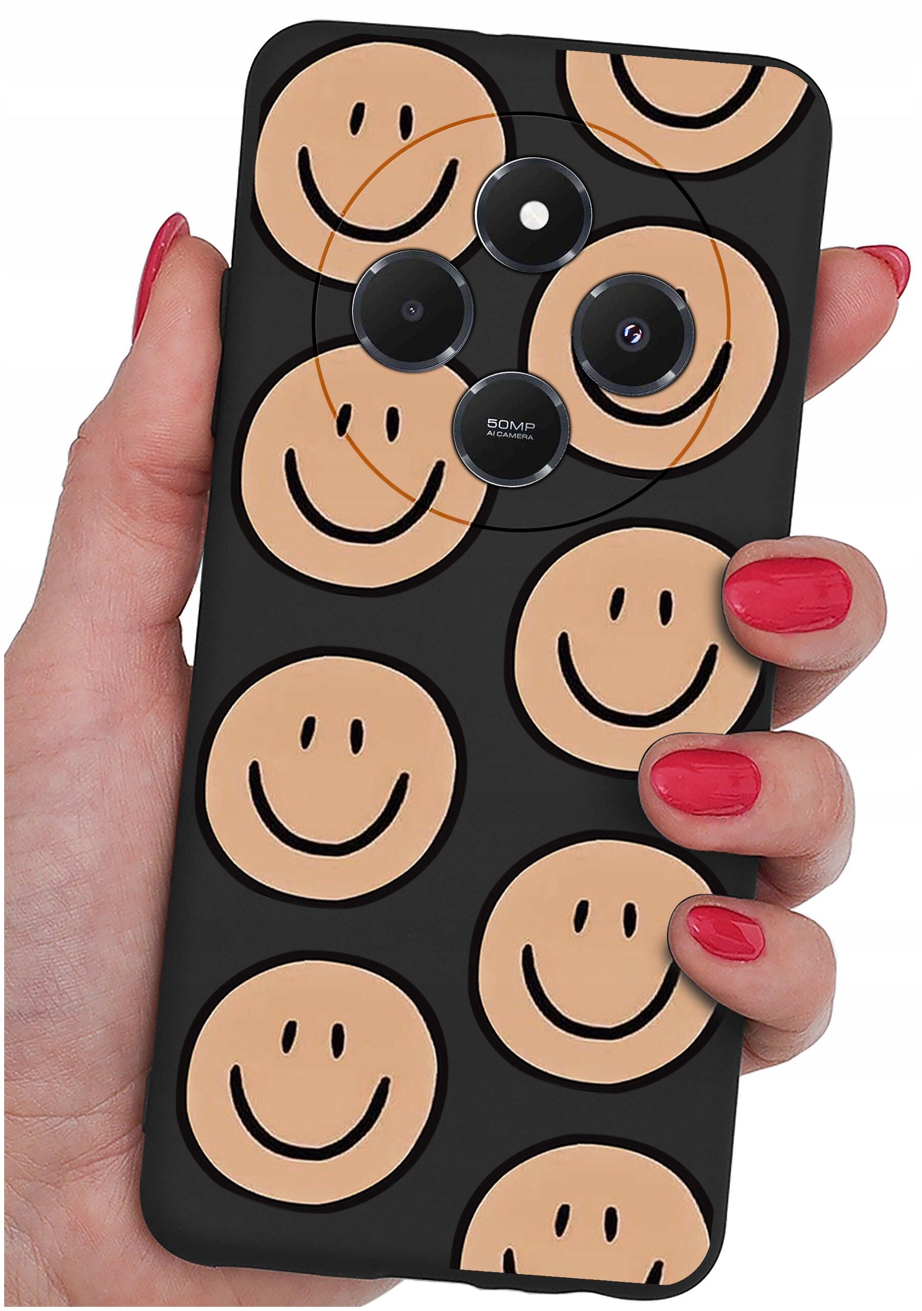 Czarna obudowa telefonu z wzorem uśmiechniętych buziek w kolorze beżowym. Na obudowie widoczne są trzy obiektywy aparatu oraz napis \'50MP AI Camera\'.