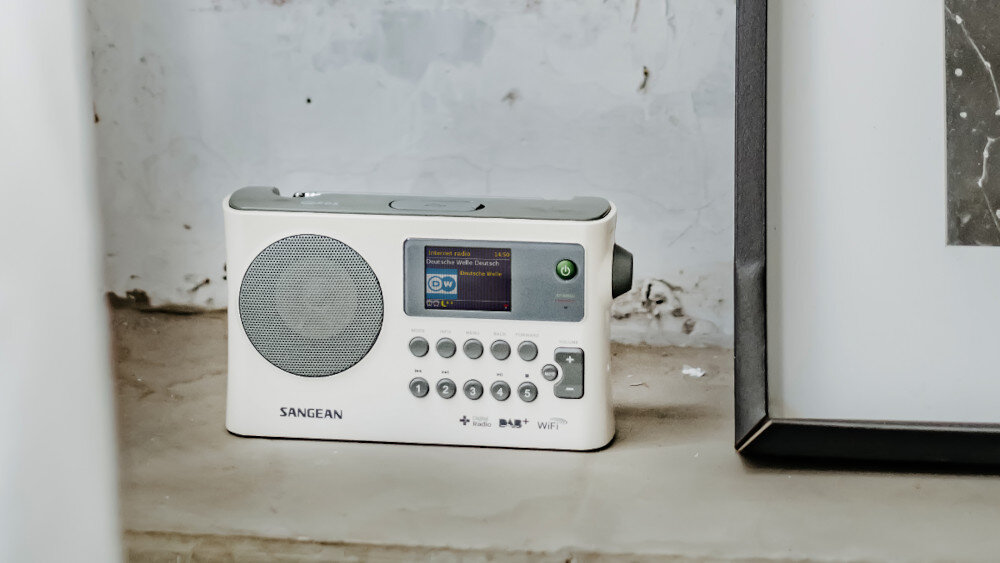 Radio SANGEAN WFR-28 C - bateria