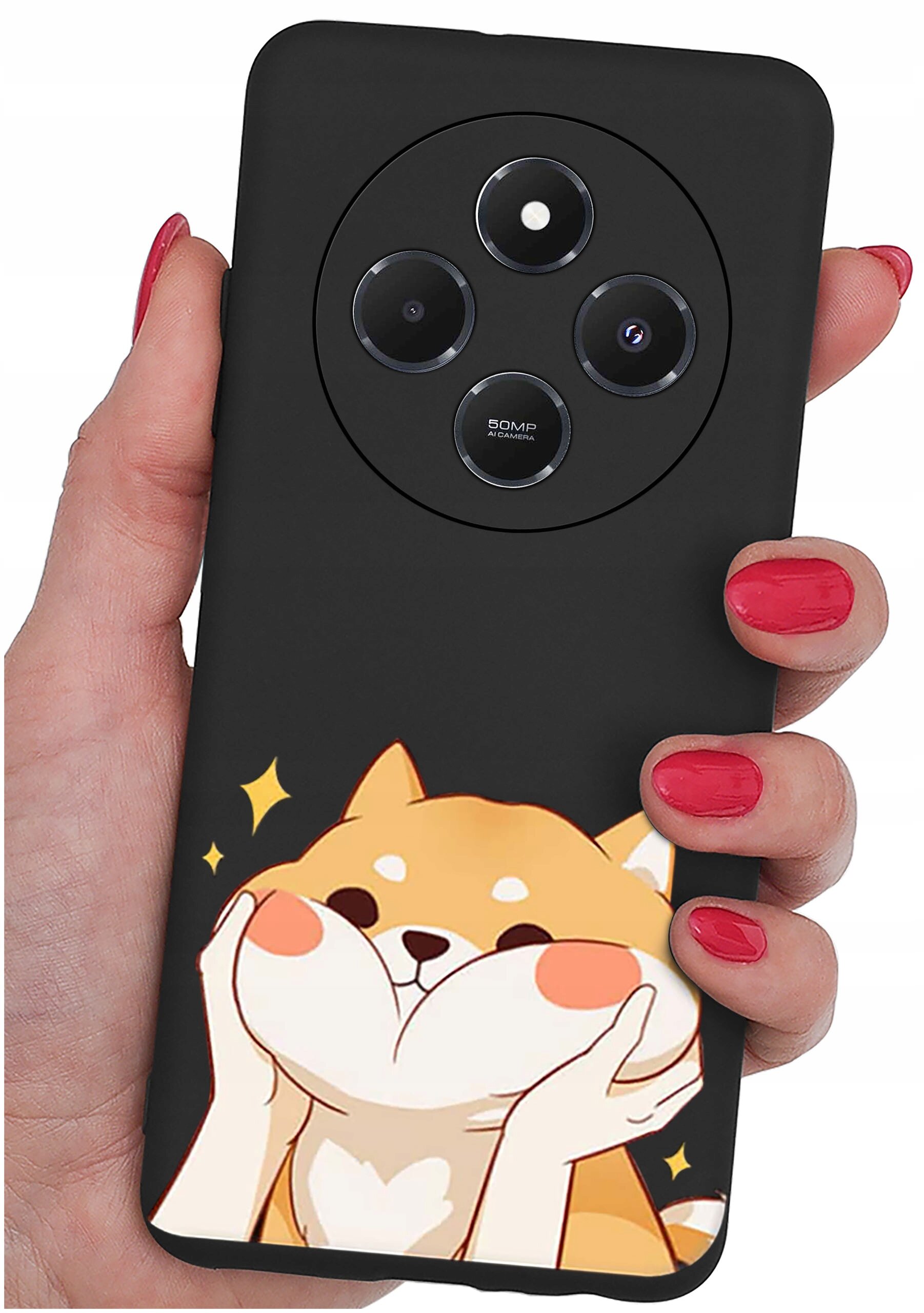 Czarna obudowa telefonu z nadrukiem przedstawiającym uśmiechniętego psa w stylu kreskówkowym. Na obudowie widoczne są trzy obiektywy aparatu oraz napis \'50MP\'.