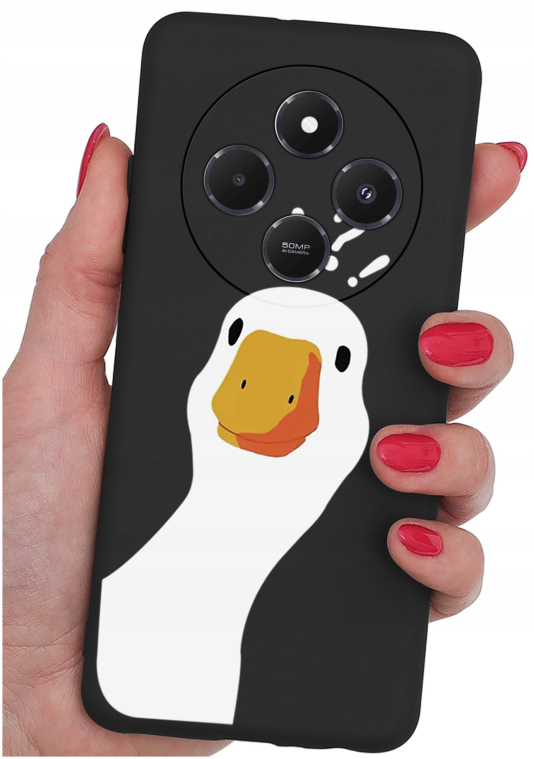 Czarna obudowa telefonu z nadrukiem białej kaczki z pomarańczowym dziobem. Widoczne są trzy obiektywy aparatu oraz napis \'50MP\'.