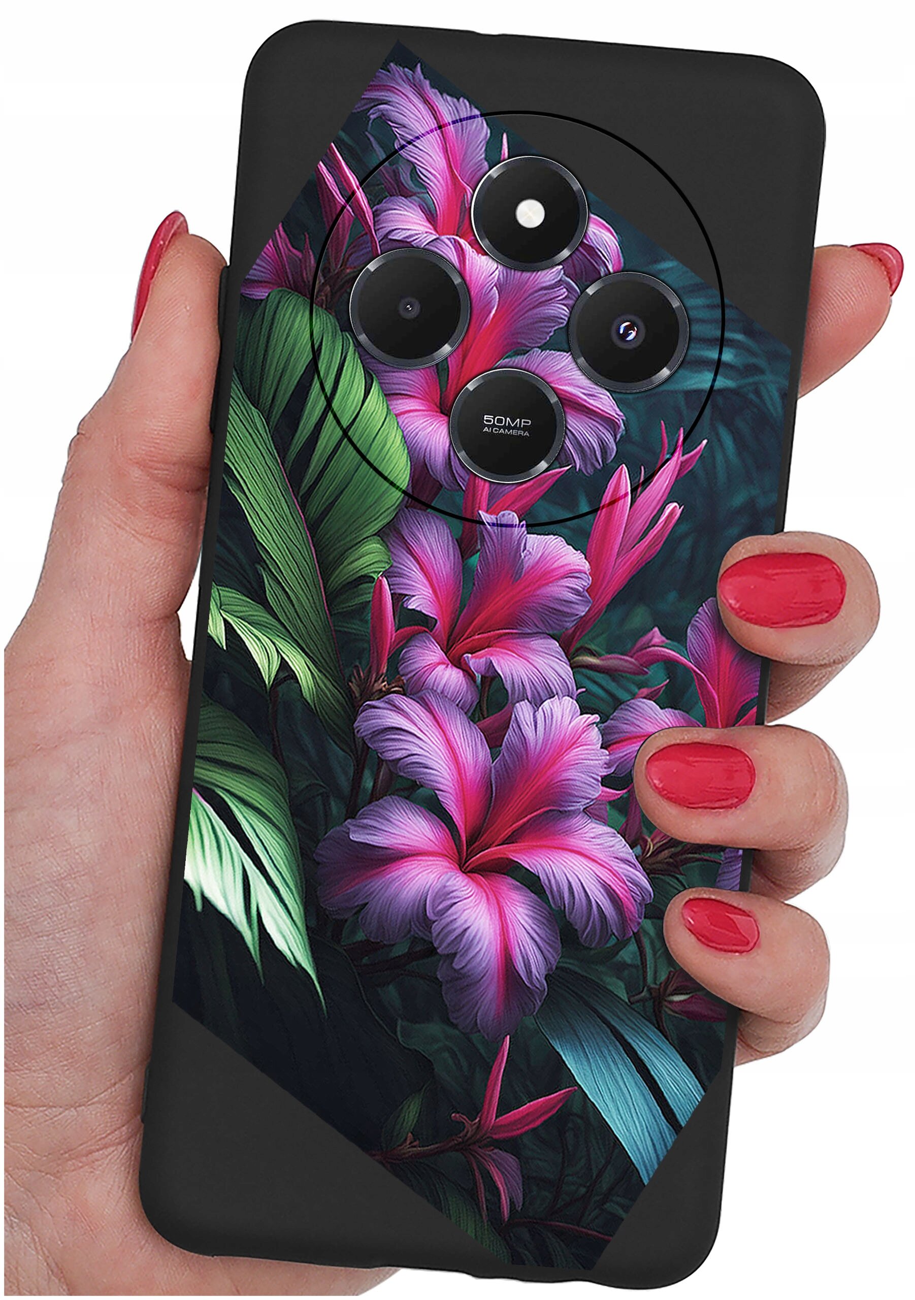 Etui na telefon z kolorowym wzorem kwiatów i liści, trzymane w dłoni z pomalowanymi na czerwono paznokciami. Na etui widoczne są trzy obiektywy aparatu oraz napis \'50MP AI Camera\'.