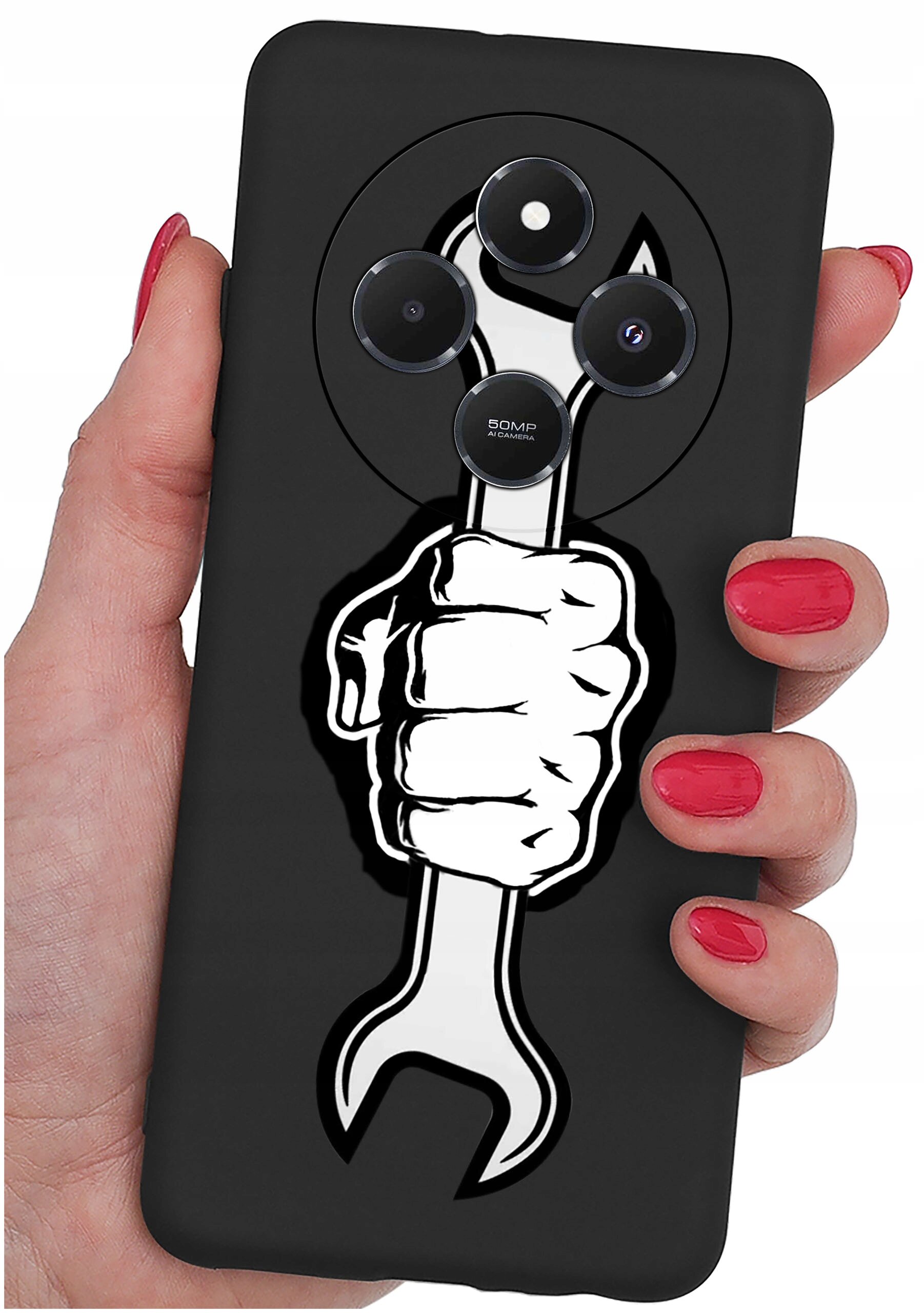 Czarna obudowa telefonu z nadrukiem białej dłoni trzymającej klucz. Widoczne są trzy obiektywy aparatu oraz napis \'50MP\'.