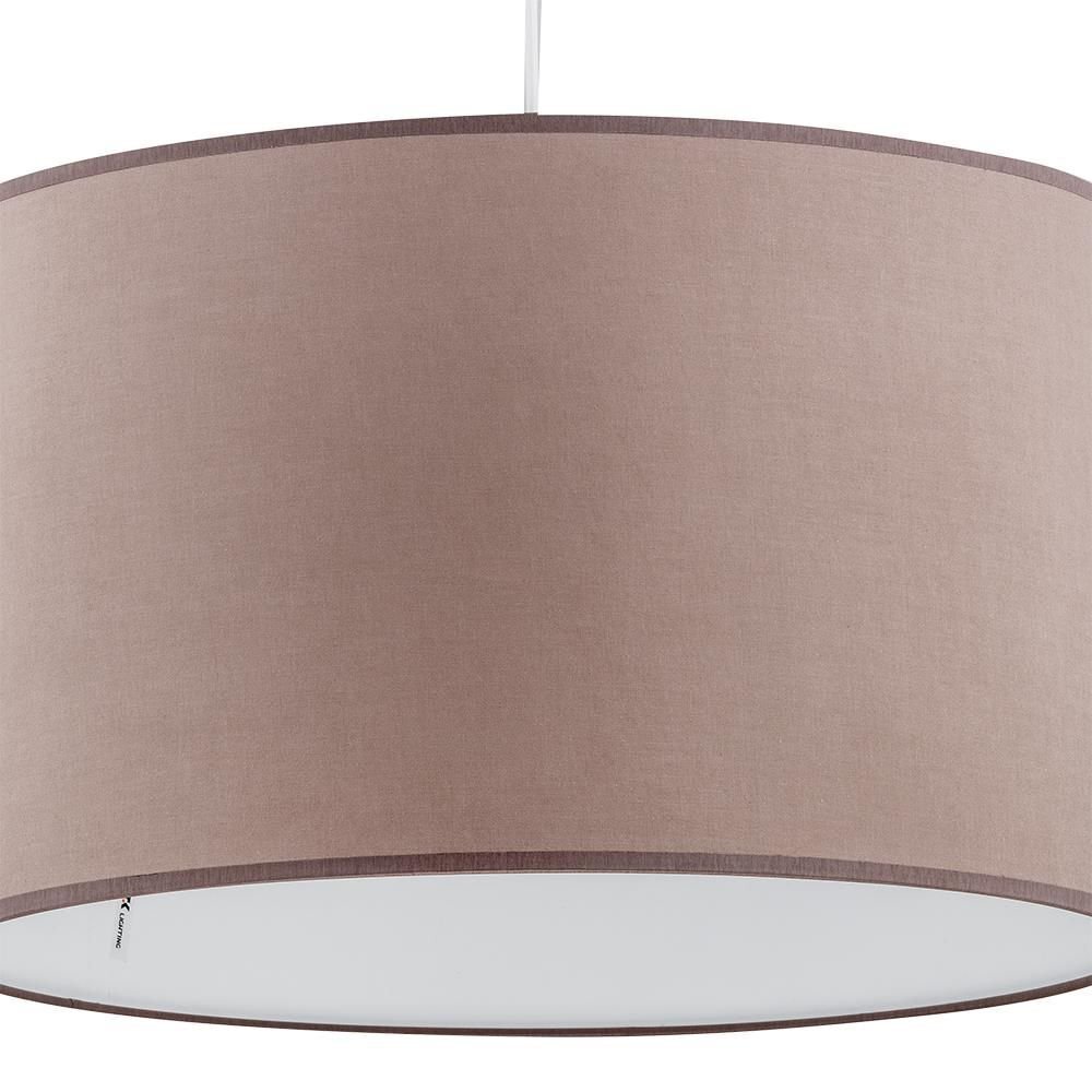 Lampa wisząca z cylindrycznym abażurem w kolorze cappuccino. Na dolnej krawędzi abażura widoczne jest logo TK Lighting.