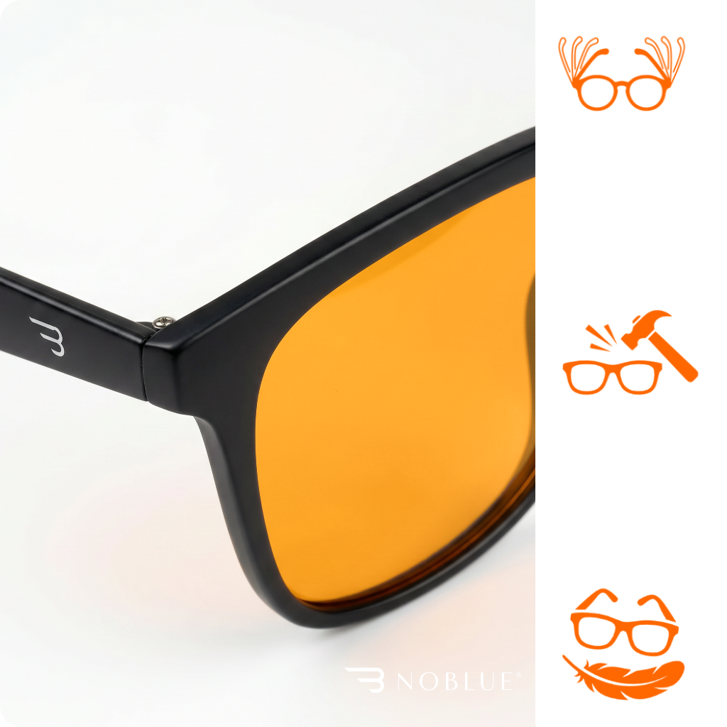 Okulary z czarną oprawką i pomarańczowymi soczewkami, z logo \'NOBLUE\' na zauszniku. Obok znajdują się trzy pomarańczowe ikony przedstawiające okulary z różnymi symbolami: ręce, młotek i pióro.