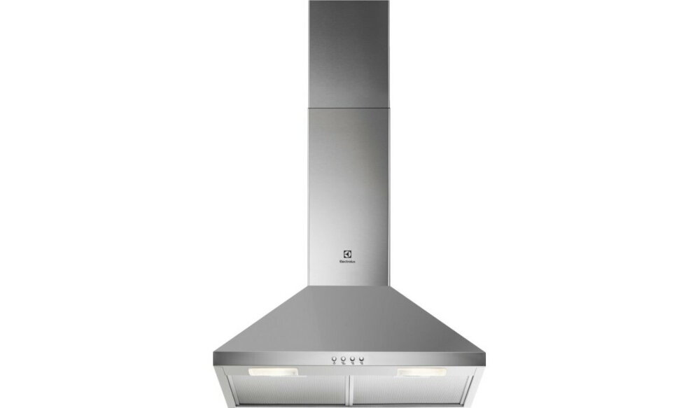 Srebrny okap kuchenny z logo ELECTROLUX na środku, posiada dwa filtry i panel sterowania z przyciskami. Widoczne są dwa źródła światła pod spodem urządzenia.