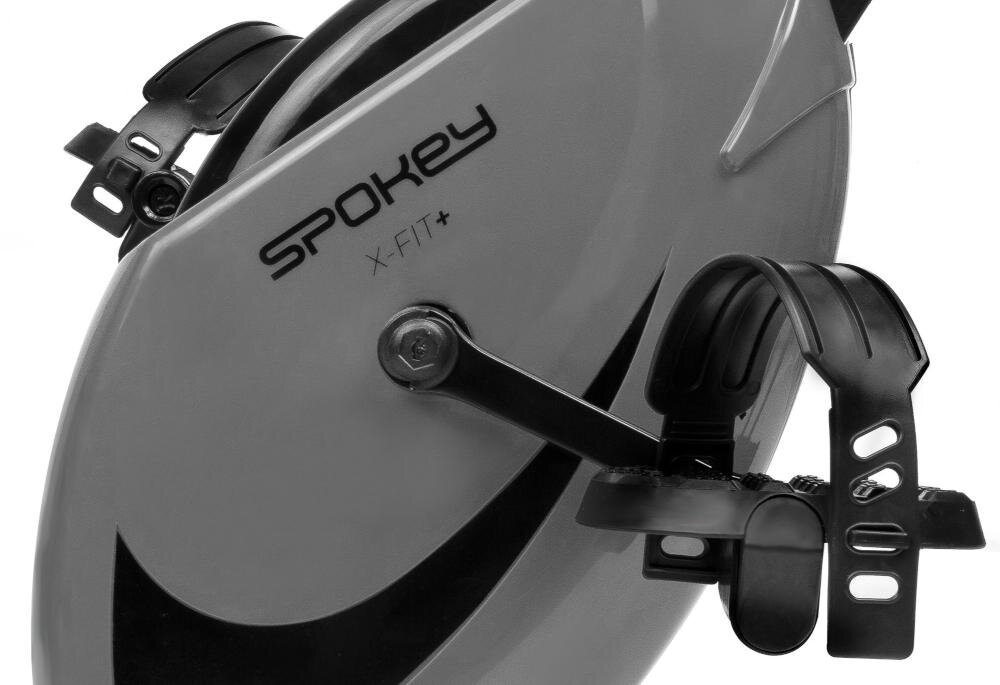Obraz przedstawia fragment roweru magnetycznego z widocznym pedałem i napisem \'SPOKEY X-FIT+\'.