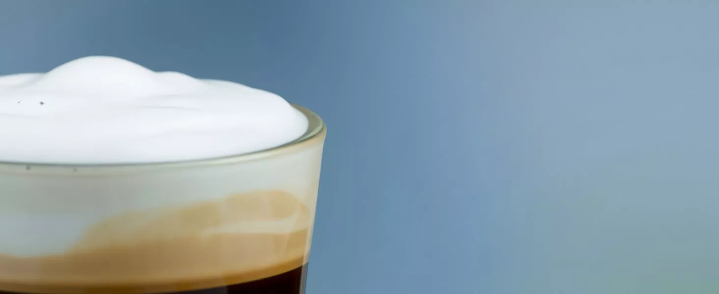 Kremowa, mleczna pianka do cappuccino dla miłośników kawy z mlekiem