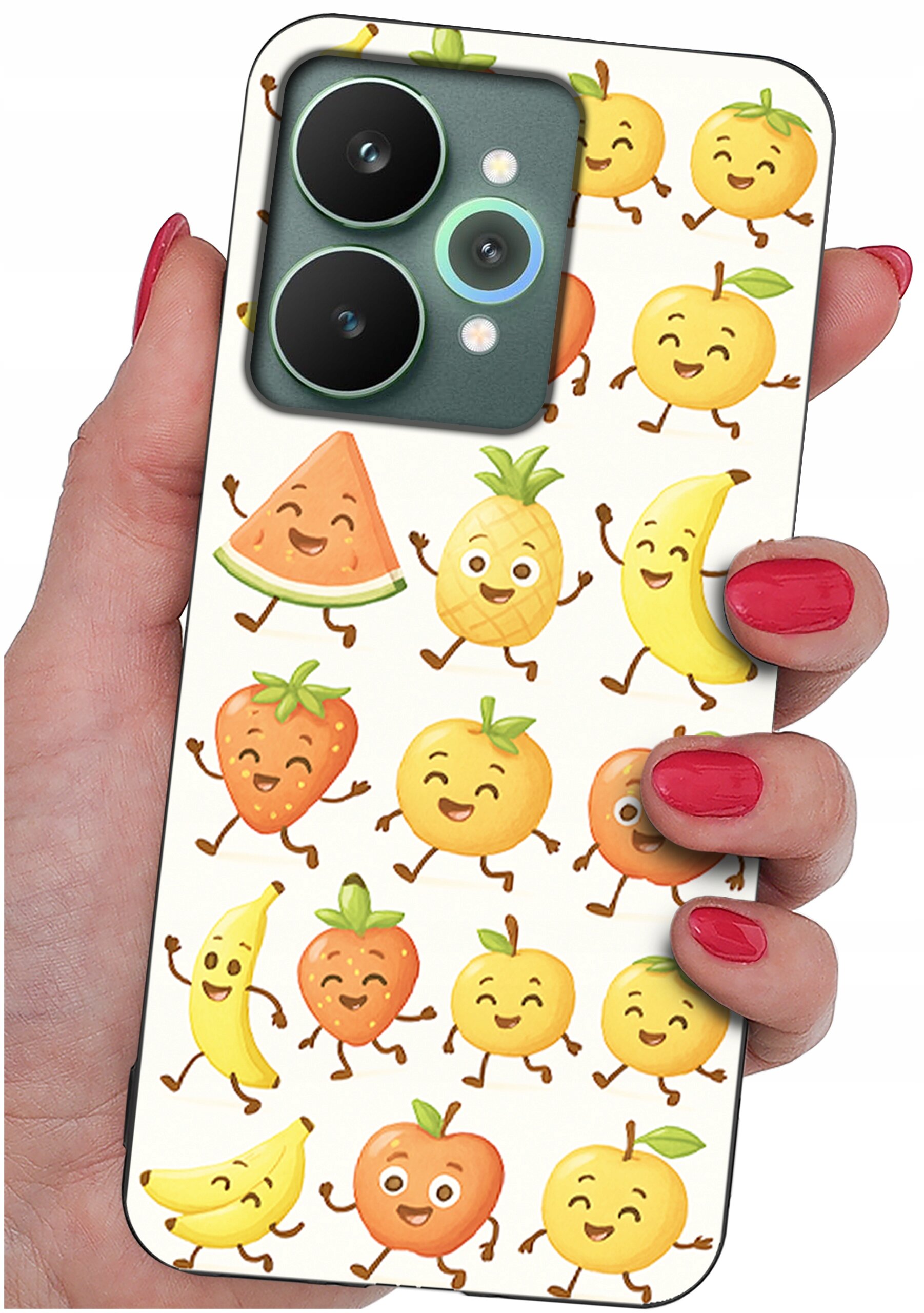 Etui na telefon z kolorowym wzorem przedstawiającym uśmiechnięte owoce, takie jak arbuz, ananas, truskawka, banan i jabłko. Etui jest trzymane w dłoni z pomalowanymi na czerwono paznokciami.