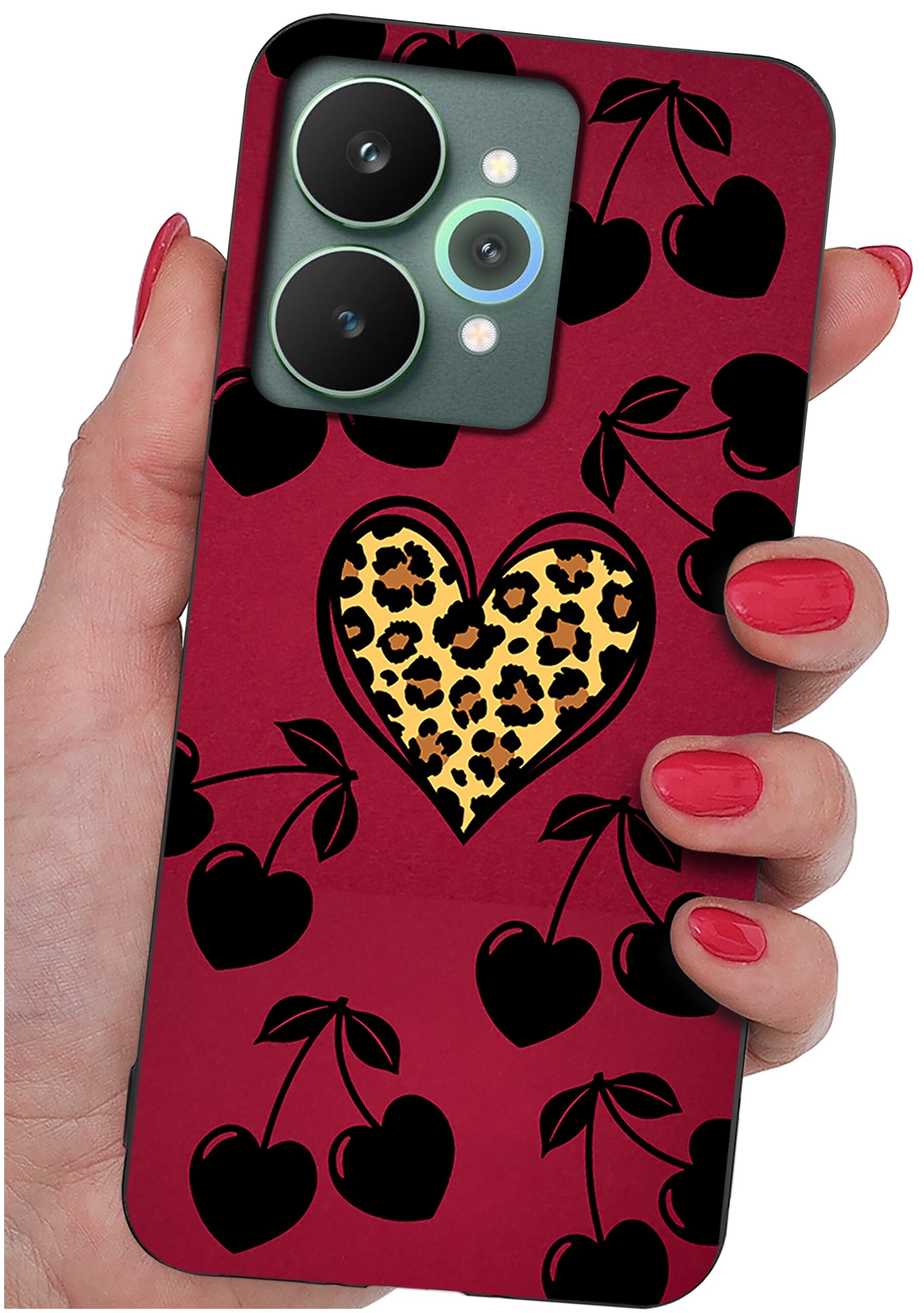 Etui na telefon w kolorze bordowym z czarnymi wzorami serc i wisienek oraz centralnym sercem w panterkę. Etui trzymane jest w dłoni z pomalowanymi na czerwono paznokciami.