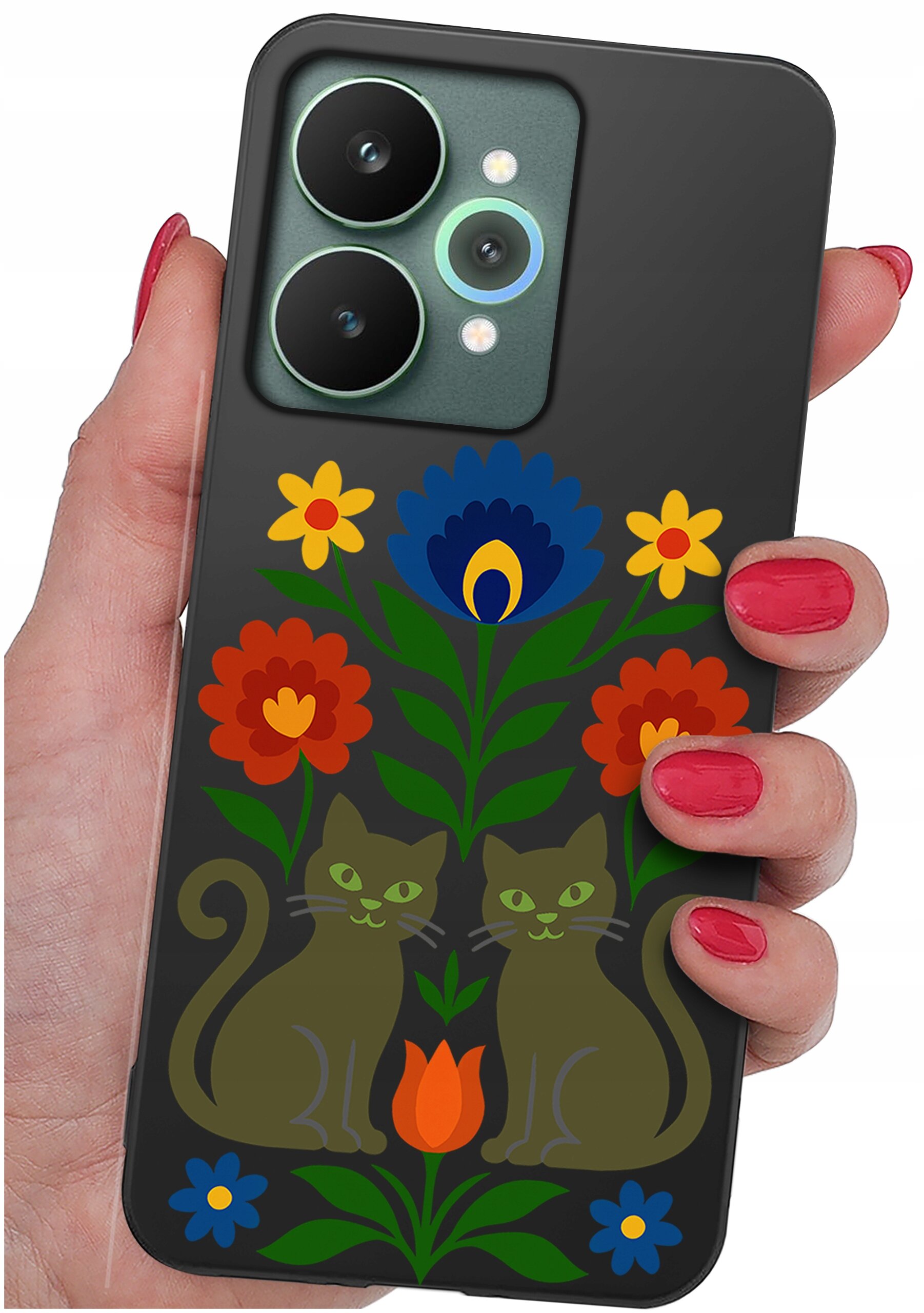 Etui na telefon z kolorowym wzorem przedstawiającym kwiaty i dwa koty. Etui jest trzymane w dłoni z pomalowanymi na czerwono paznokciami.