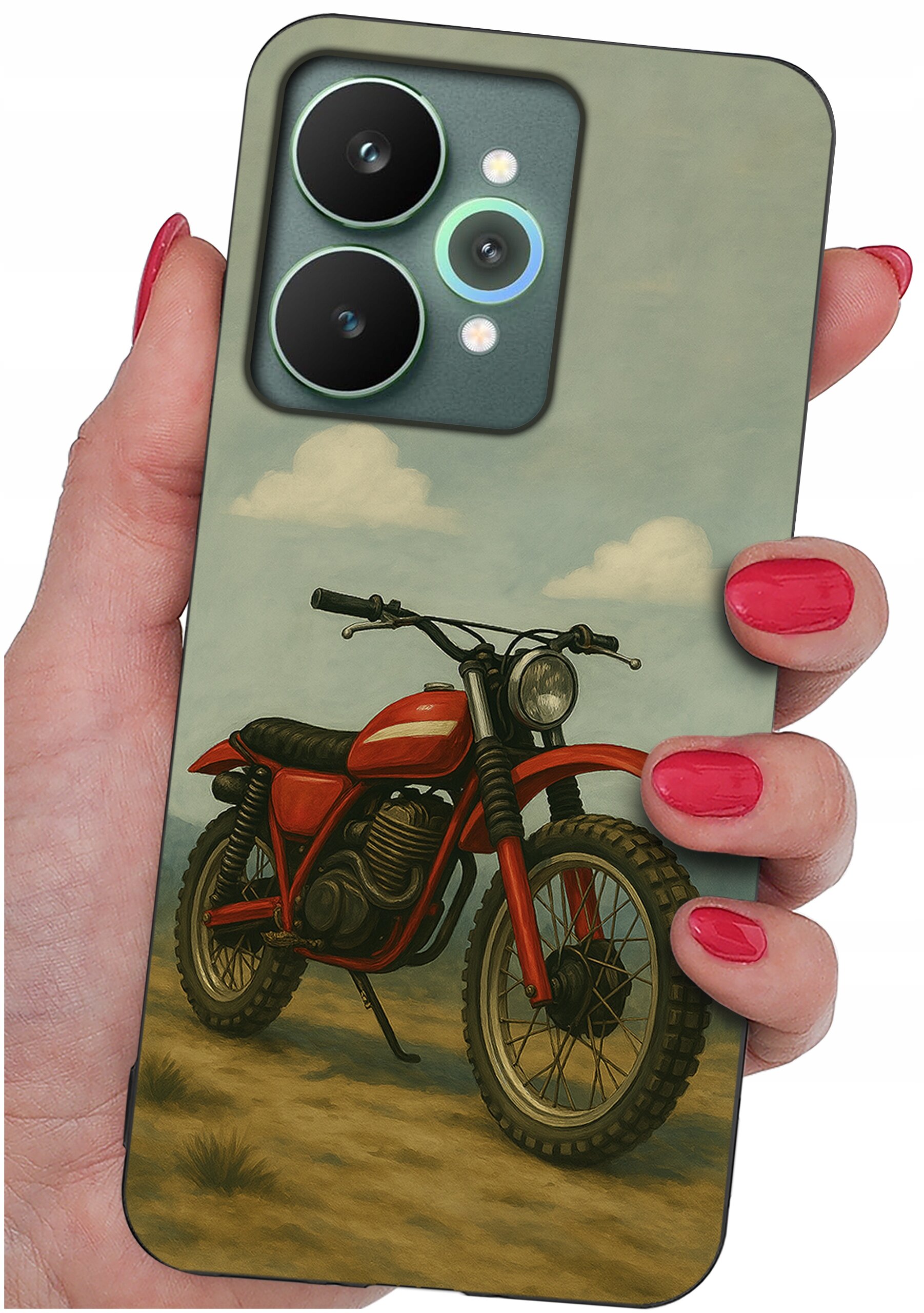 Etui na telefon z nadrukiem czerwonego motocykla na tle nieba z chmurami, trzymane w dłoni z pomalowanymi na czerwono paznokciami.
