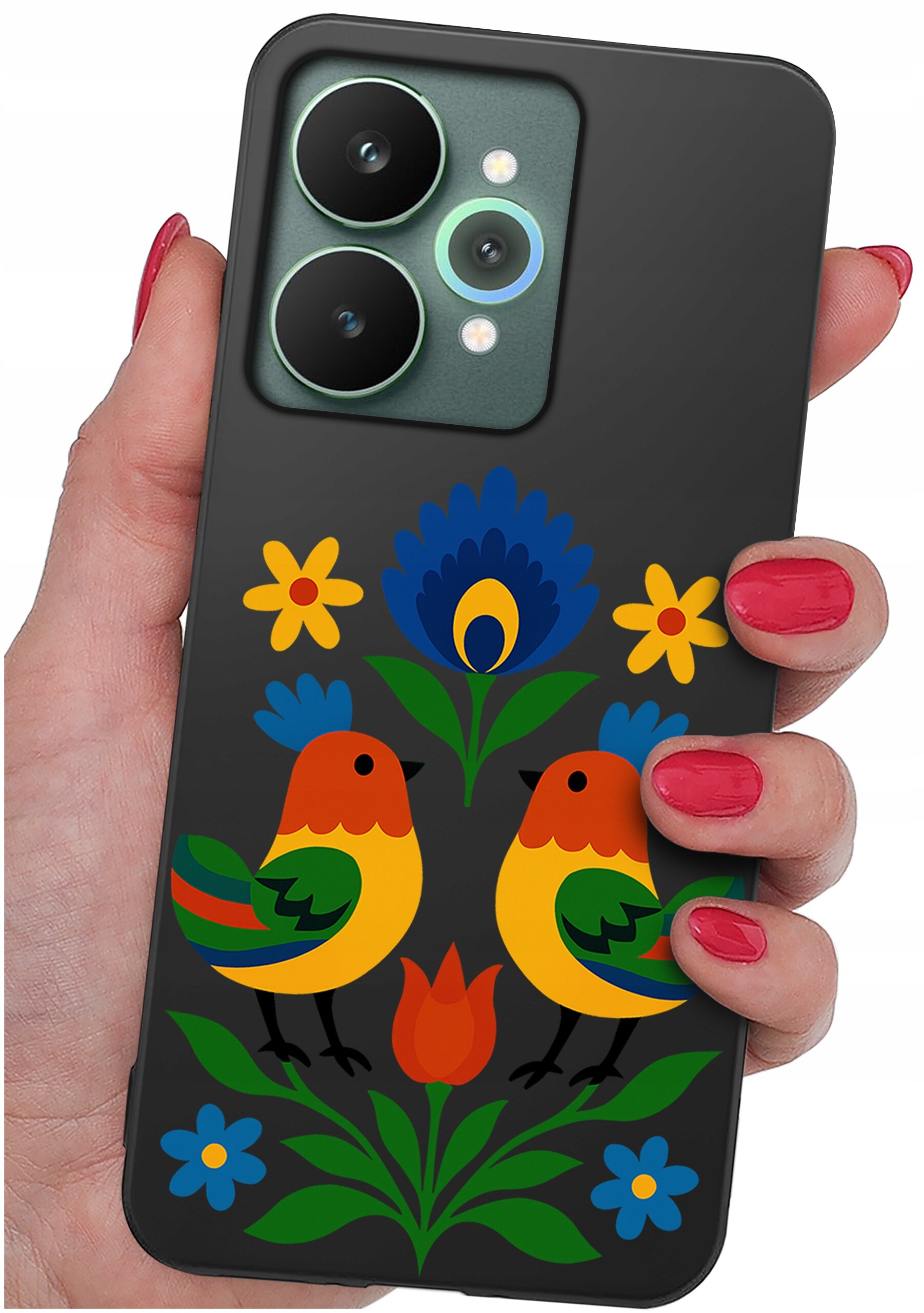 Etui na telefon z kolorowym wzorem przedstawiającym dwa ptaki otoczone kwiatami, trzymane w dłoni z pomalowanymi na czerwono paznokciami.