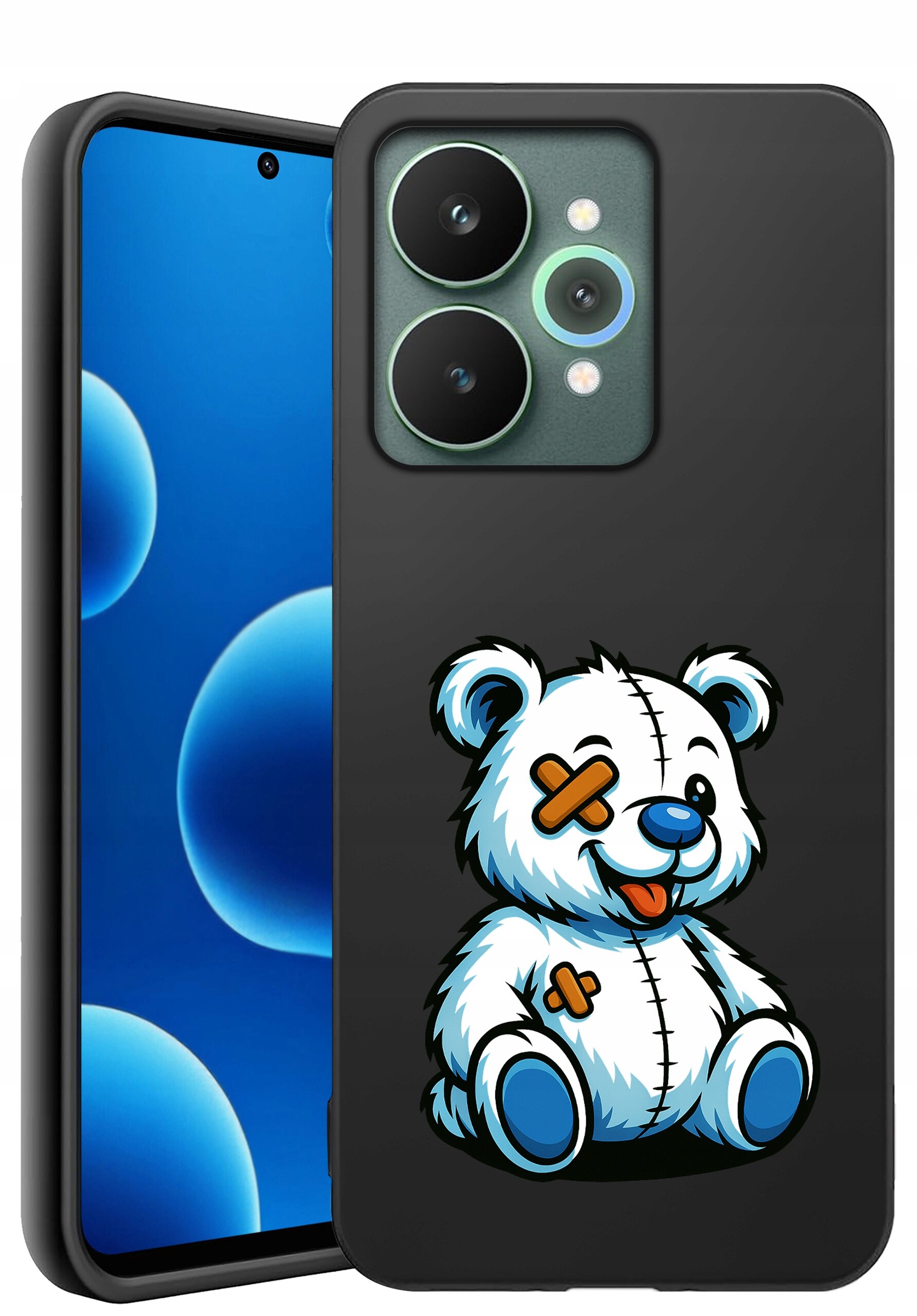 Na obrazie widoczne jest czarne etui na telefon z nadrukiem białego misia z łatkami. Obok etui znajduje się telefon z niebieskim ekranem i widocznymi trzema obiektywami aparatu.