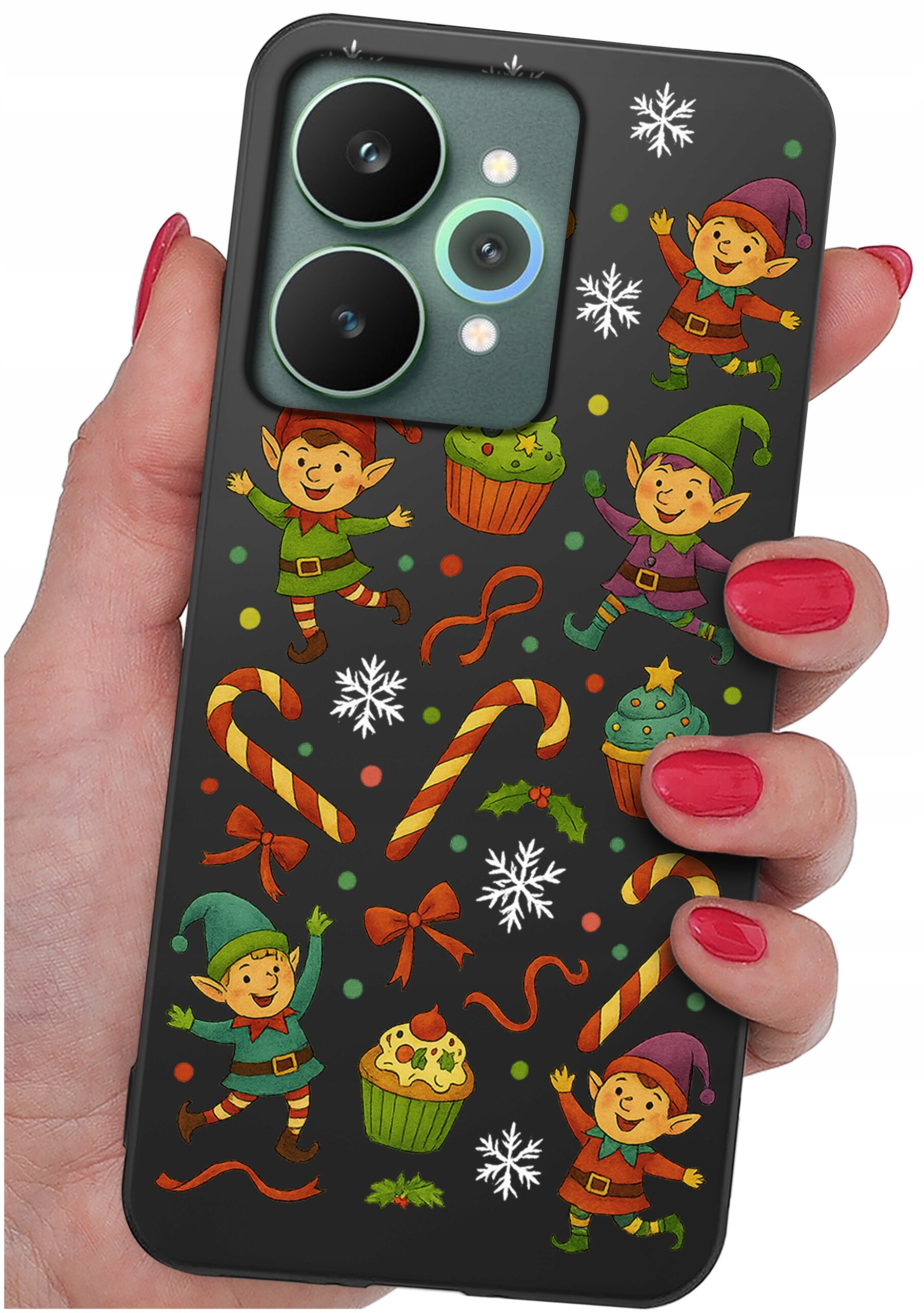 Etui na telefon z kolorowym wzorem przedstawiającym elfy, laski cukrowe, babeczki i śnieżynki. Etui jest trzymane w dłoni z pomalowanymi na czerwono paznokciami.