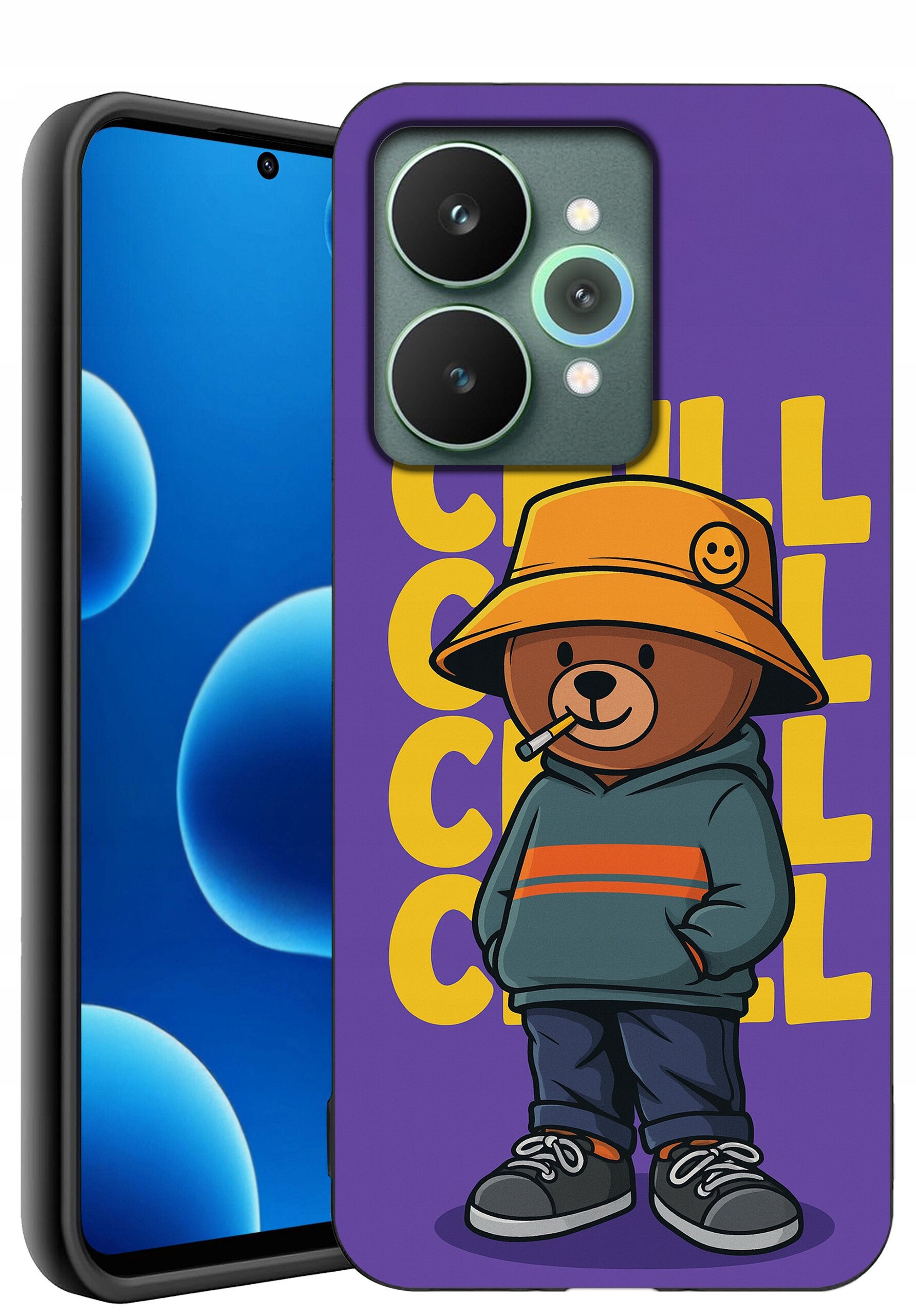Etui na telefon z fioletowym tłem, przedstawiające misia w pomarańczowym kapeluszu i bluzie, z napisem \'COOL\' w tle. Obok widoczny jest telefon z niebieskim ekranem i trzema aparatami.