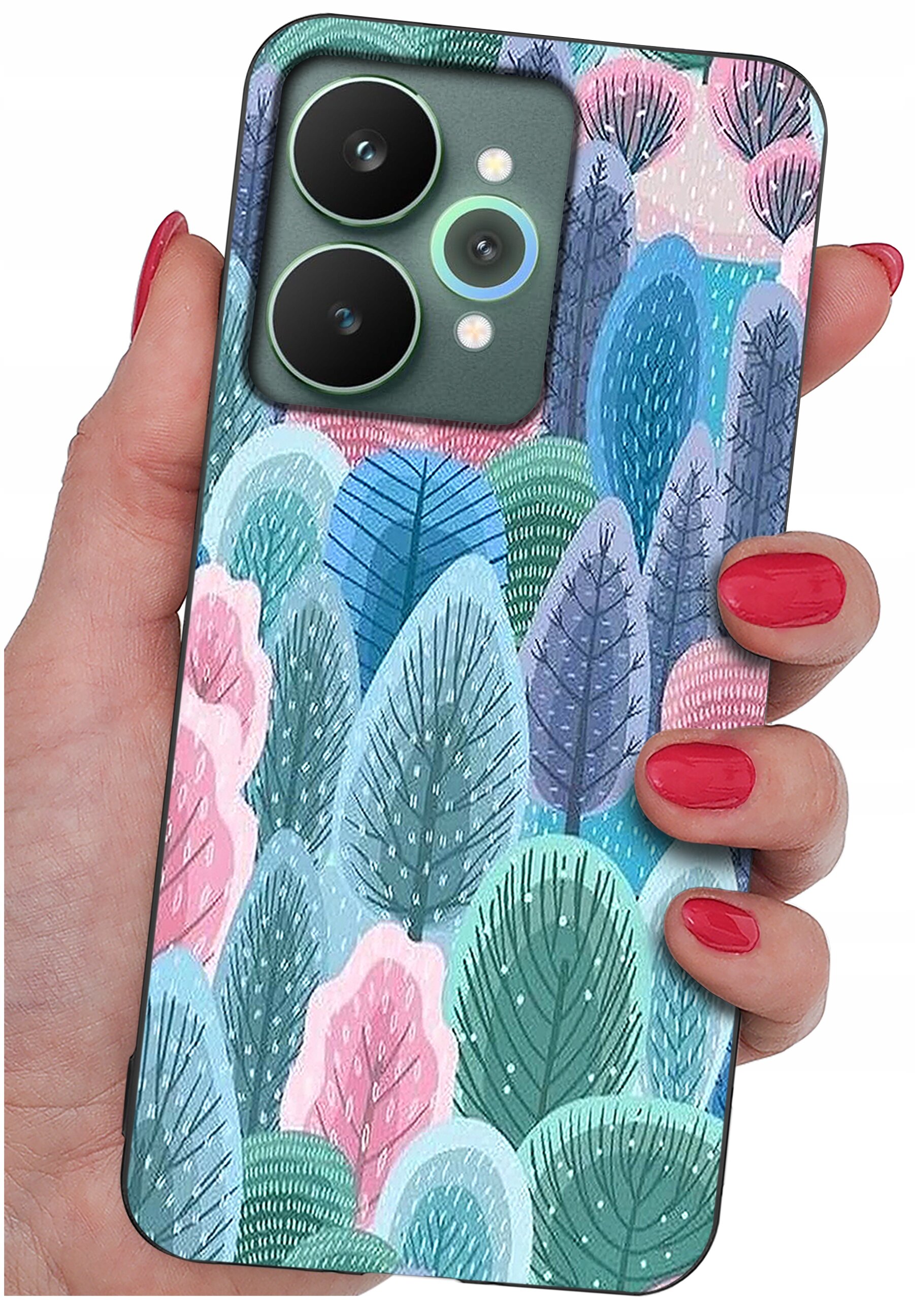 Etui na telefon z kolorowym wzorem przypominającym liście w odcieniach zieleni, niebieskiego i różu, trzymane w dłoni z pomalowanymi na czerwono paznokciami. Widoczne są dwa duże obiektywy aparatu telefonu.