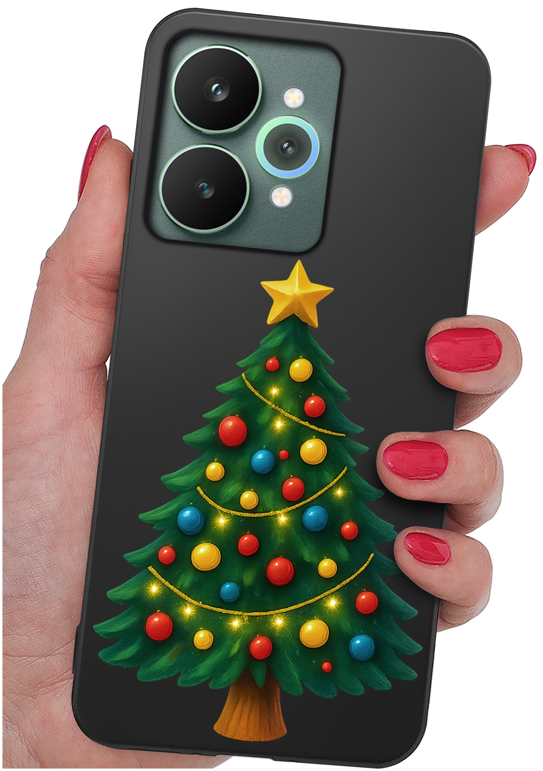 Etui na telefon z motywem choinki ozdobionej kolorowymi bombkami i gwiazdą na szczycie. Etui jest trzymane w dłoni z pomalowanymi na czerwono paznokciami.