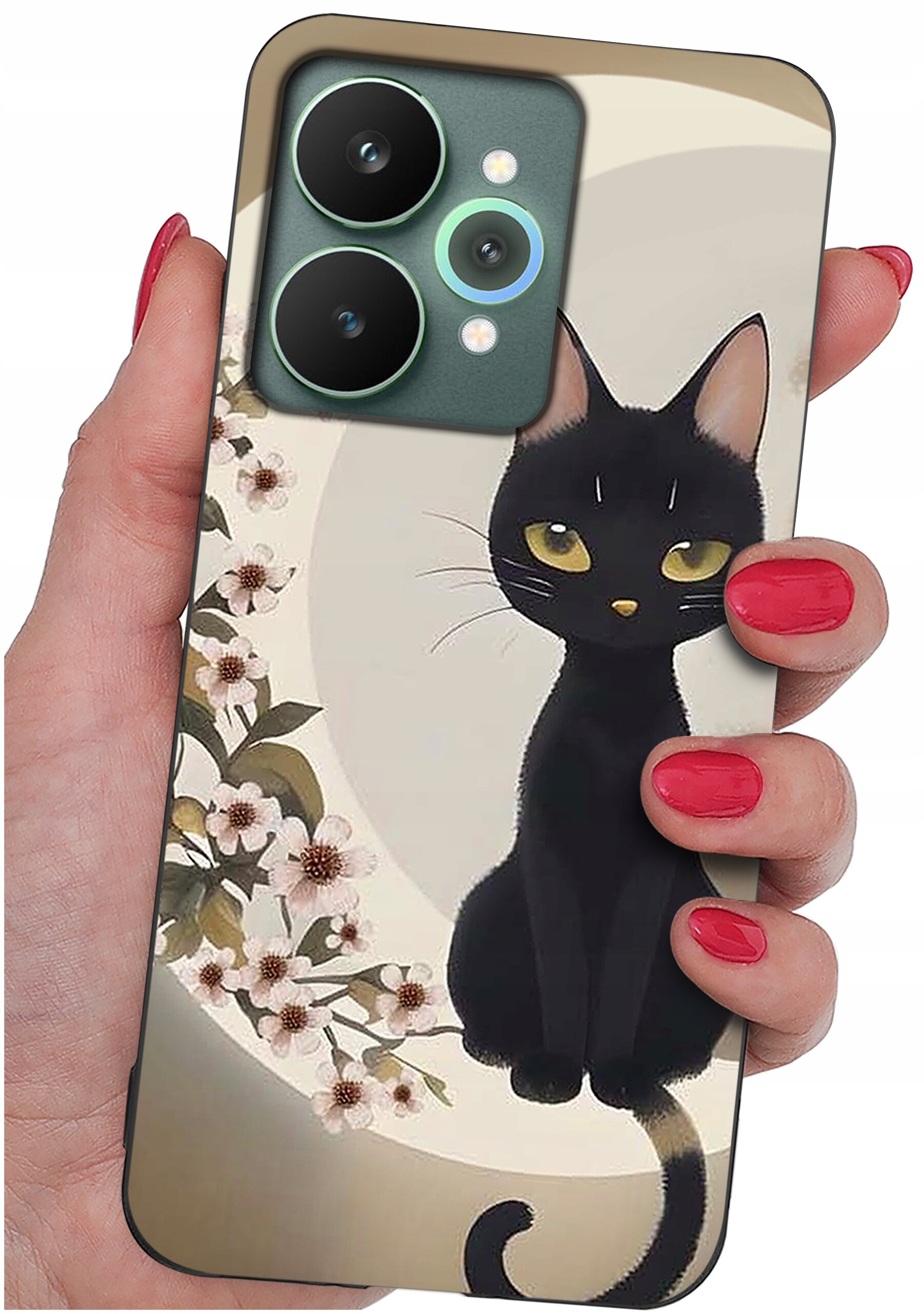 Osoba trzyma telefon z etui przedstawiającym czarnego kota na tle kwiatów. Etui ma matowe wykończenie i wzór z motywem roślinnym.