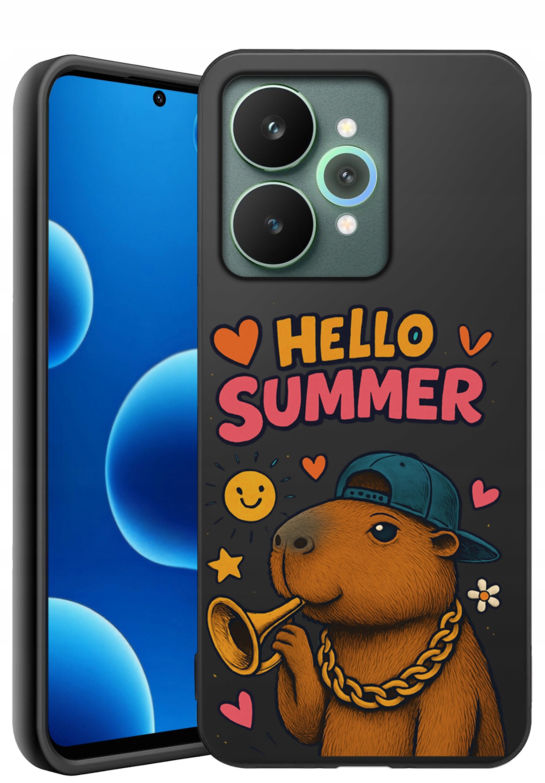 Etui na telefon z grafiką przedstawiającą kapibarę w czapce z łańcuchem, trzymającą trąbkę, oraz napisem \'HELLO SUMMER\'. W tle znajdują się serca, uśmiechnięta buźka i inne ozdobne elementy.
