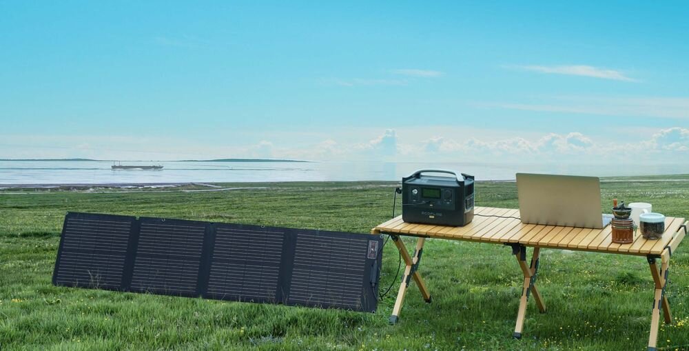 Panel fotowoltaiczny ECOFLOW EFSOLARLIGHT110W-P-D 110W, panel, słońce, podróż, energia, Panel słoneczny i stacja zasilania na kempingu.