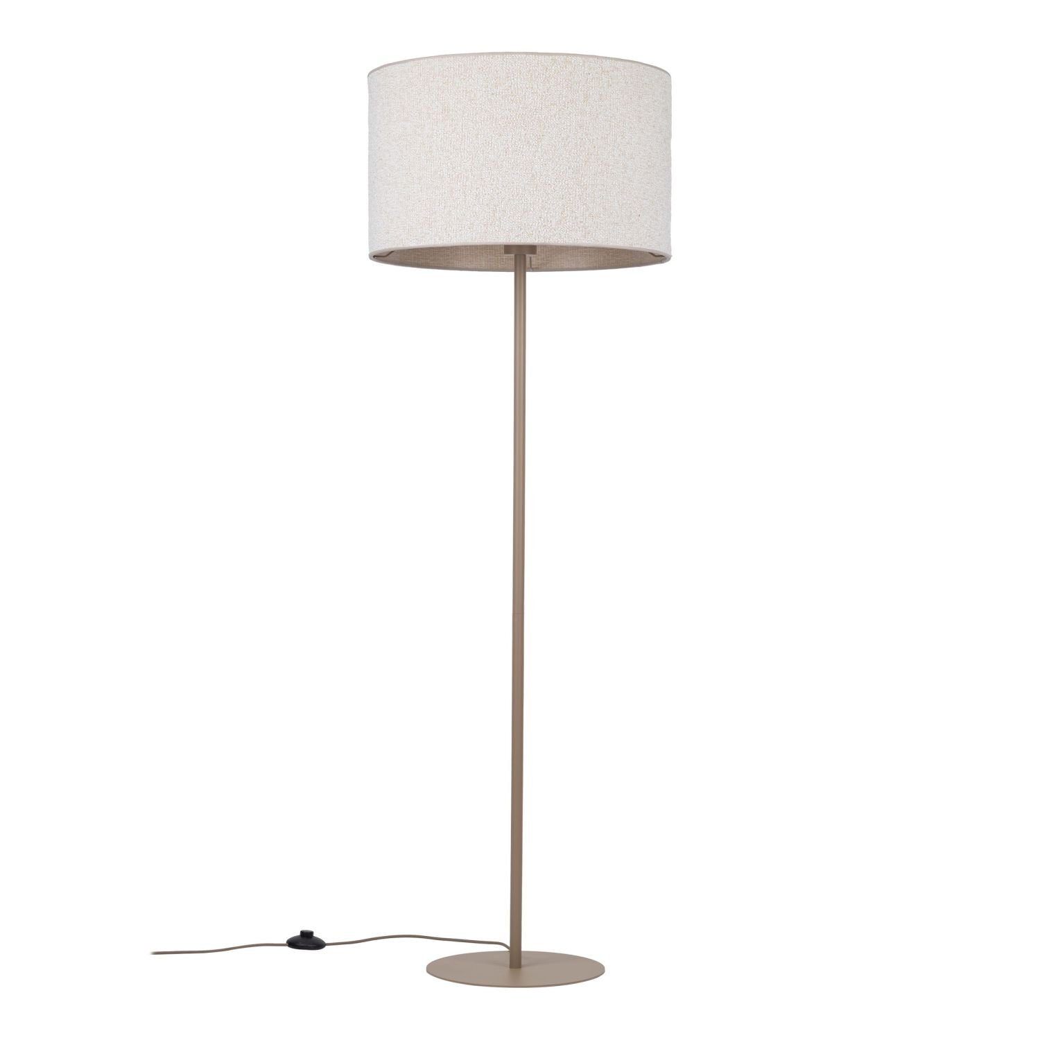 Lampa podłogowa z beżowym, tkaninowym kloszem na smukłej, metalowej podstawie. Posiada przewód z włącznikiem nożnym.