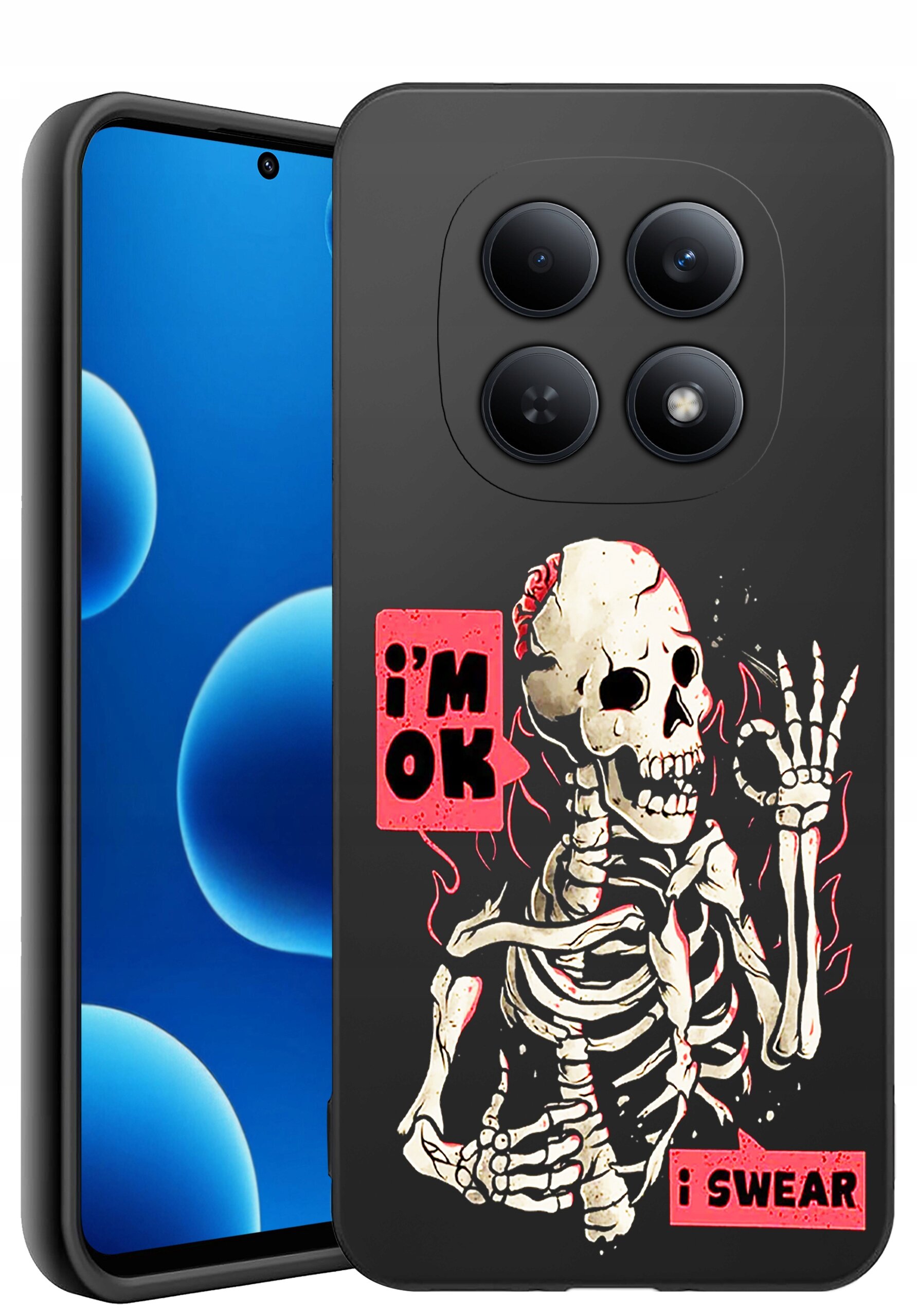 Etui na telefon z grafiką szkieletu i napisami \'I\'m OK\' oraz \'I SWEAR\'. Etui jest silikonowe, matowe, z wycięciem na aparat z czterema obiektywami.