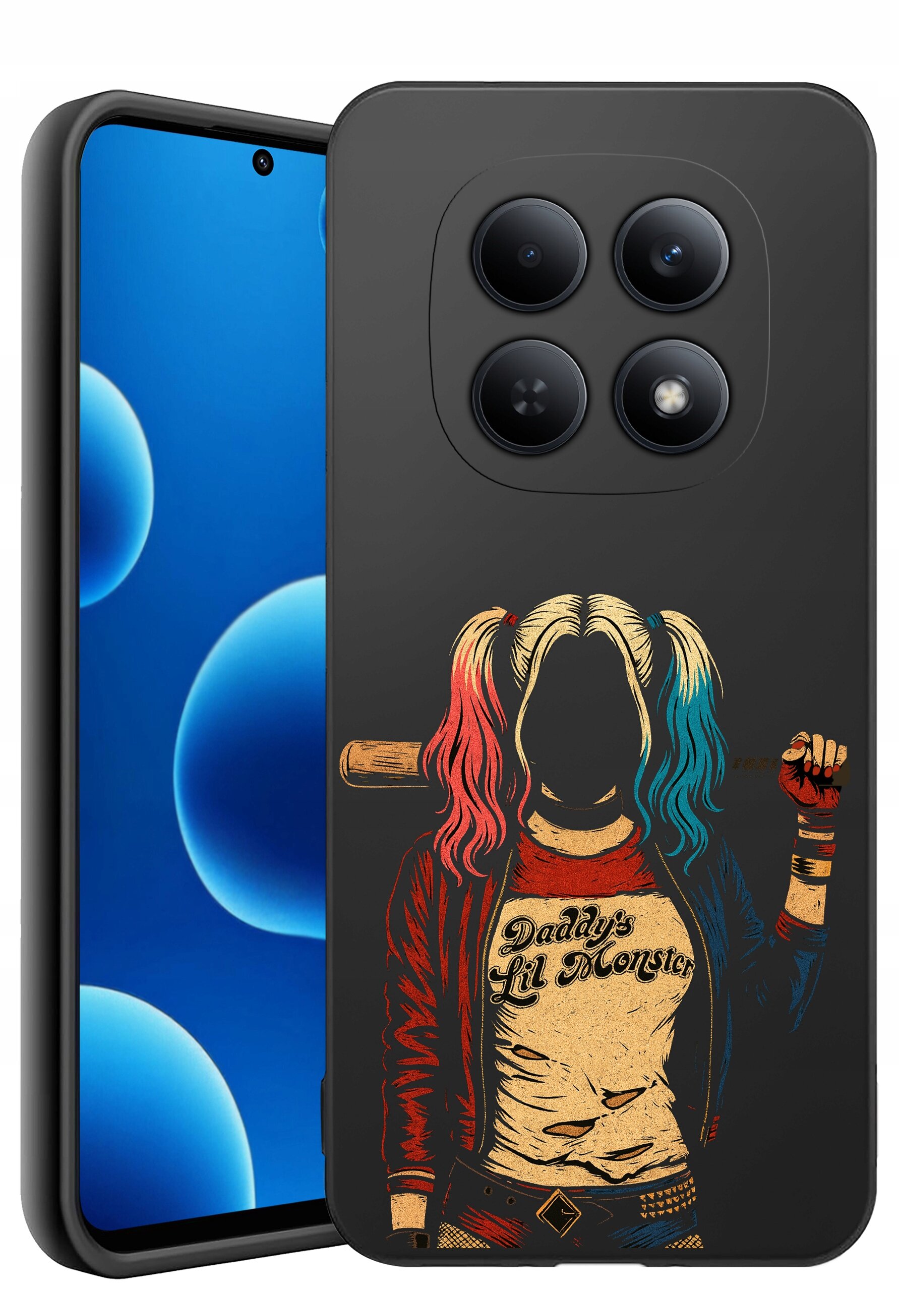 Etui na telefon z grafiką postaci z kolorowymi włosami i napisem \'Daddy\'s Lil Monster\'. Obok widoczny jest telefon z niebieskim ekranem.