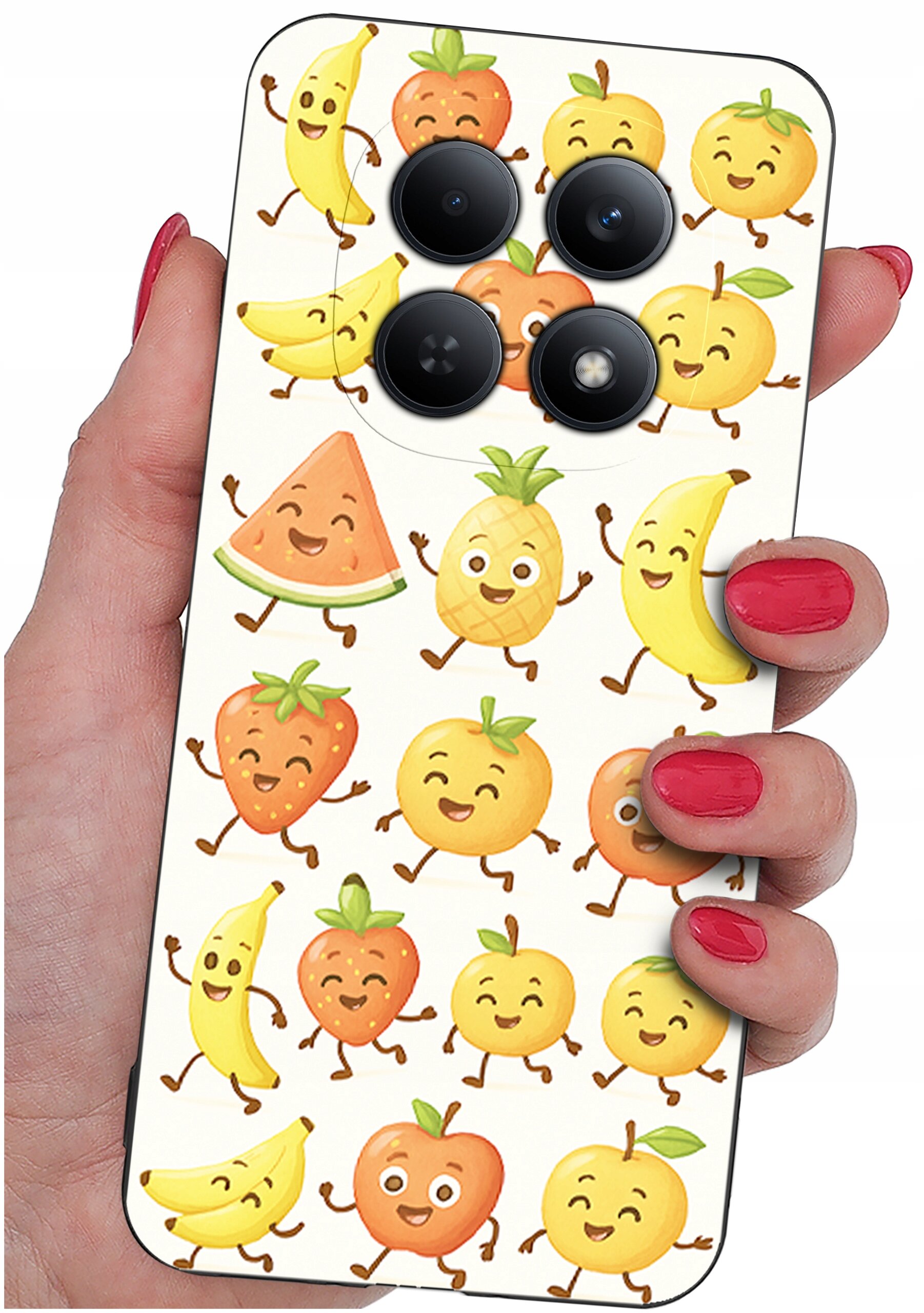 Etui na telefon z kolorowym wzorem przedstawiającym uśmiechnięte owoce, takie jak banany, truskawki i ananasy. Etui jest trzymane w dłoni z pomalowanymi na czerwono paznokciami.