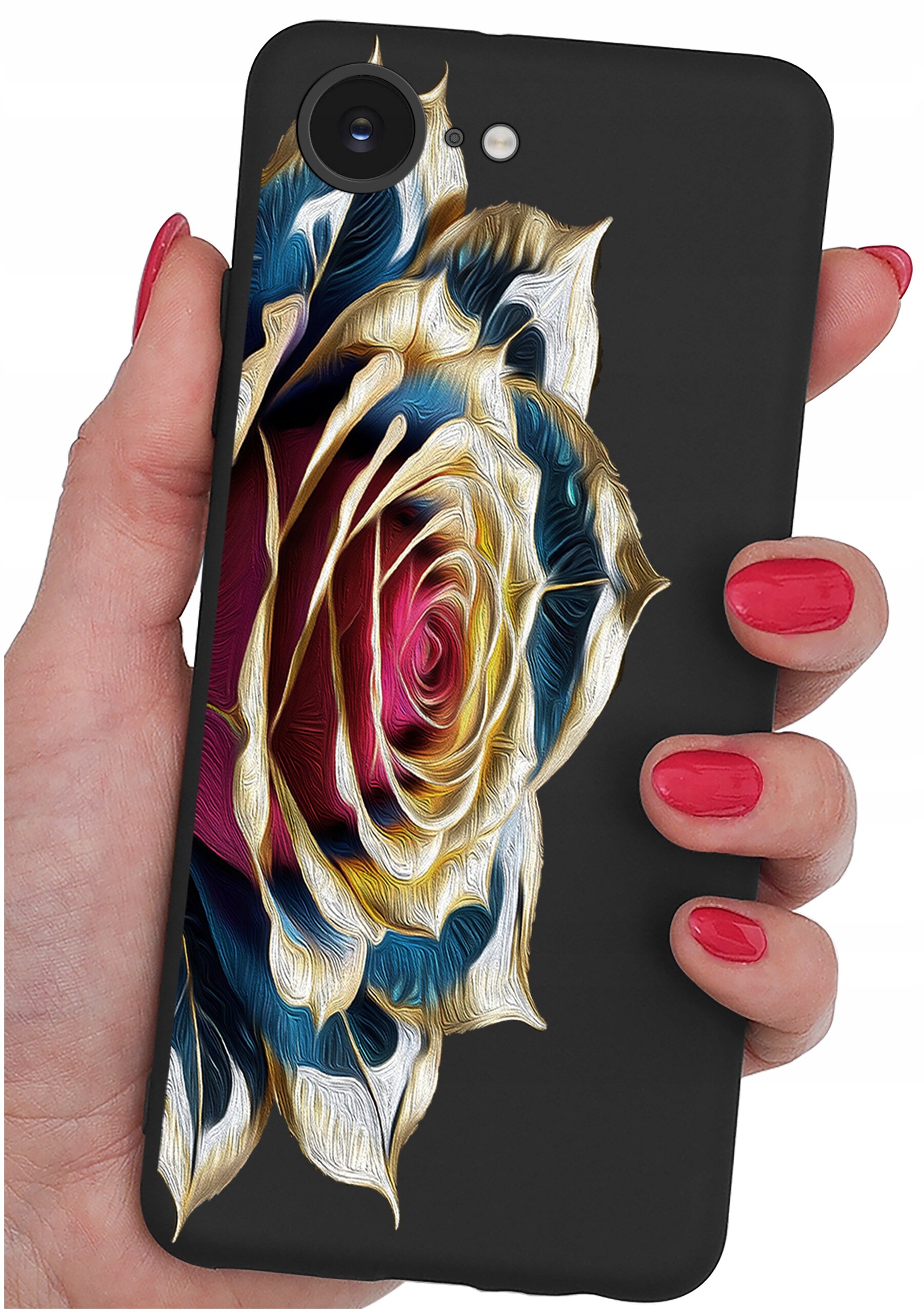Etui na telefon z kolorowym wzorem róży, trzymane w dłoni z pomalowanymi na czerwono paznokciami. Etui ma trzy otwory na aparaty fotograficzne.